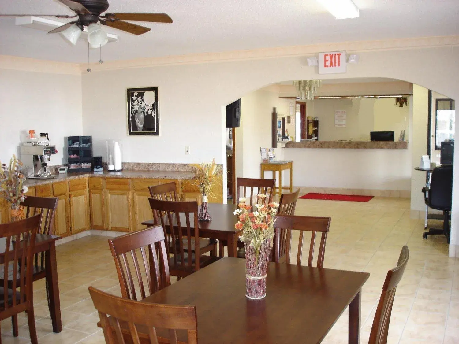 Continental breakfast in Americas Best Value Inn & Suites Macon Continental breakfast in Americas Best Value Inn & Suites Macon