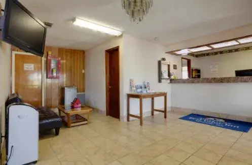 Lobby or reception in Americas Best Value Inn & Suites Macon Lobby or reception in Americas Best Value Inn & Suites Macon