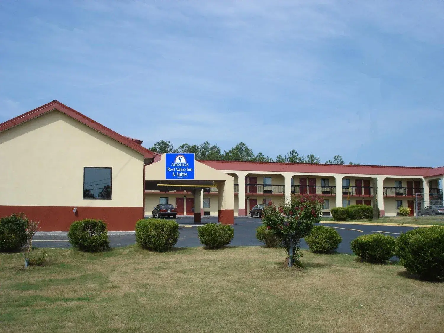 Property building in Americas Best Value Inn & Suites Macon Property building in Americas Best Value Inn & Suites Macon