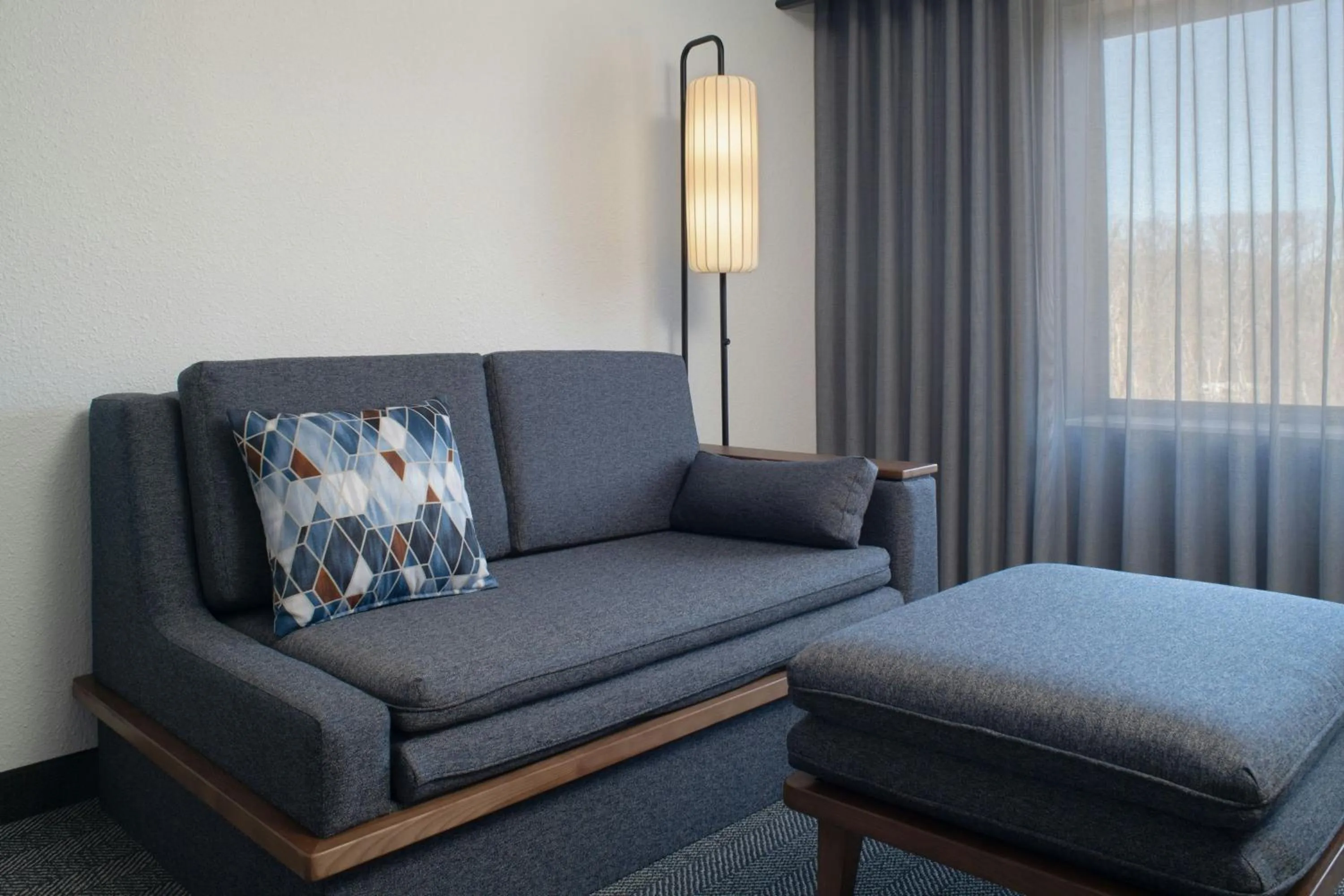 Photo of the whole room in Courtyard by Marriott Providence Lincoln