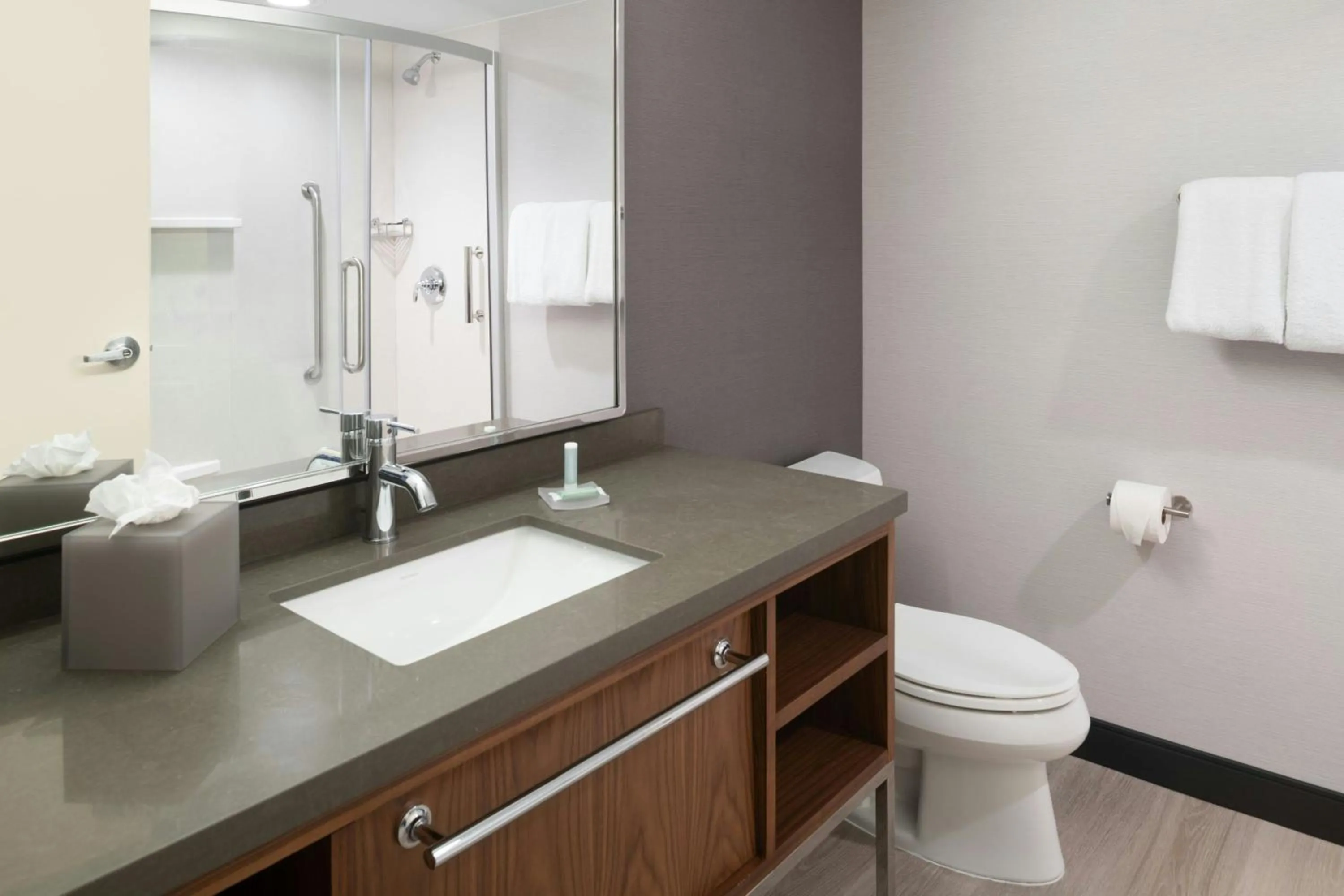 Bathroom in Courtyard by Marriott Providence Lincoln