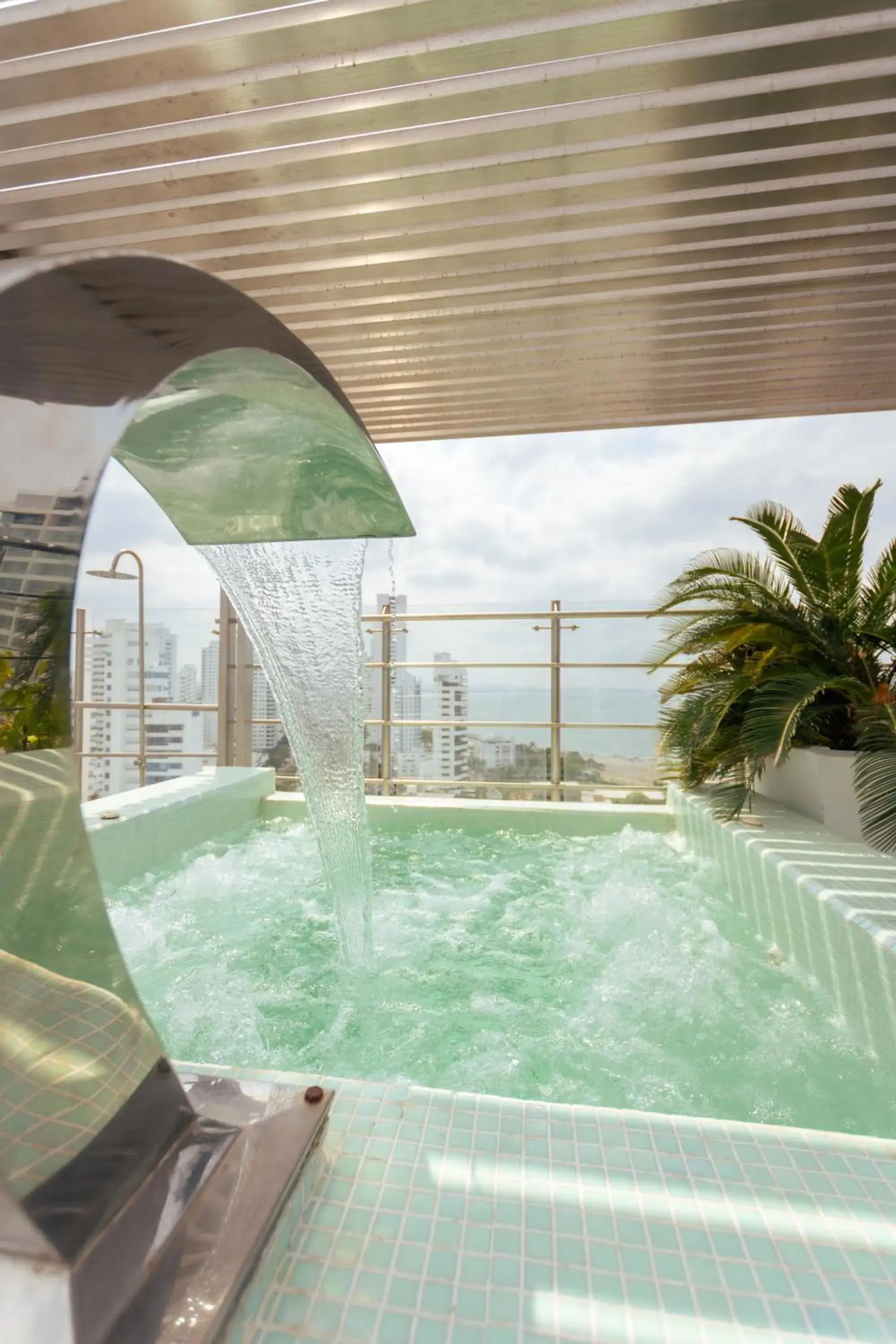 Swimming pool in Hotel Zi One Luxury Swimming pool in Hotel Zi One Luxury