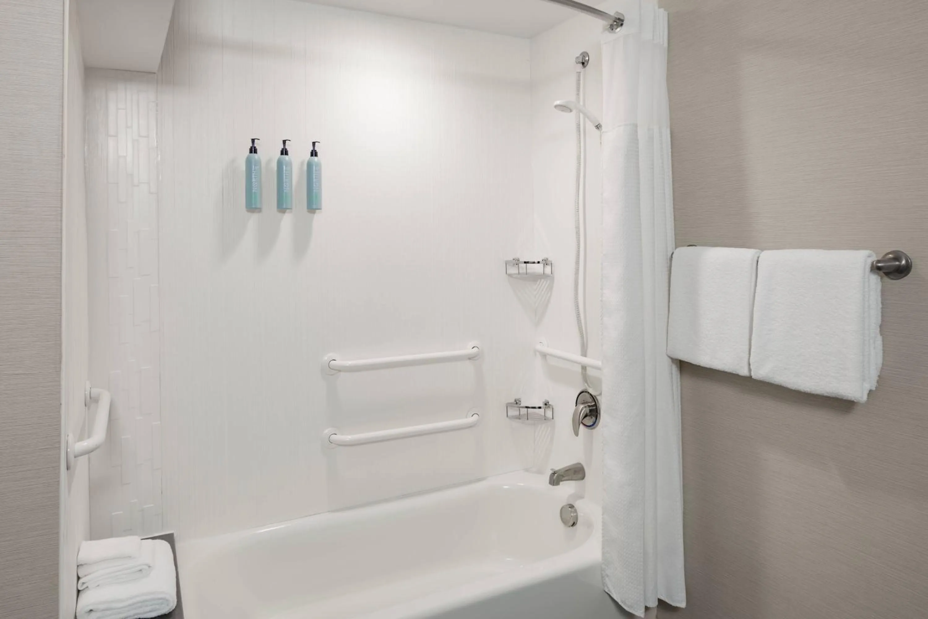 Bathroom in Courtyard Portland Airport