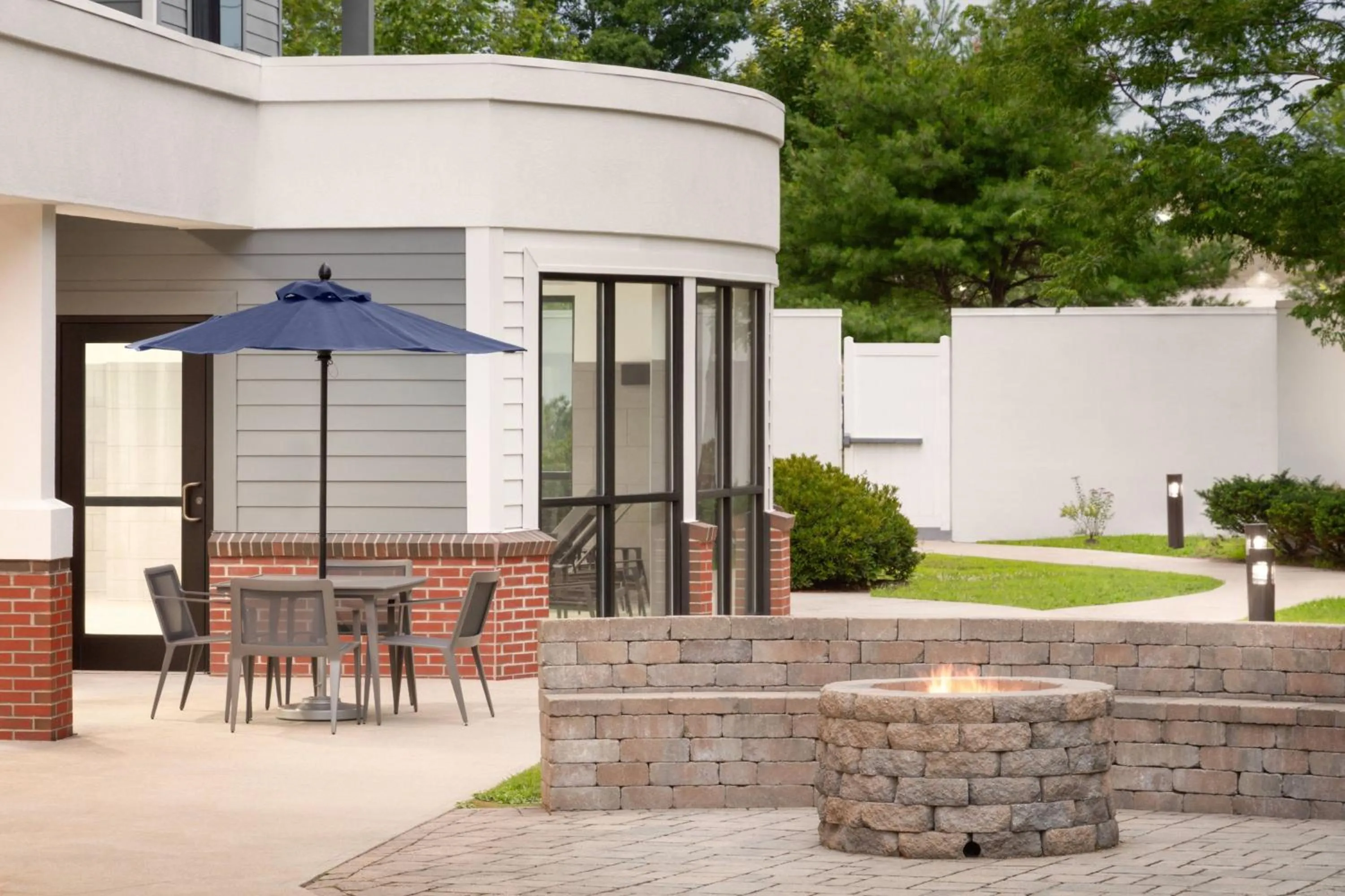 Property building in Courtyard Portland Airport