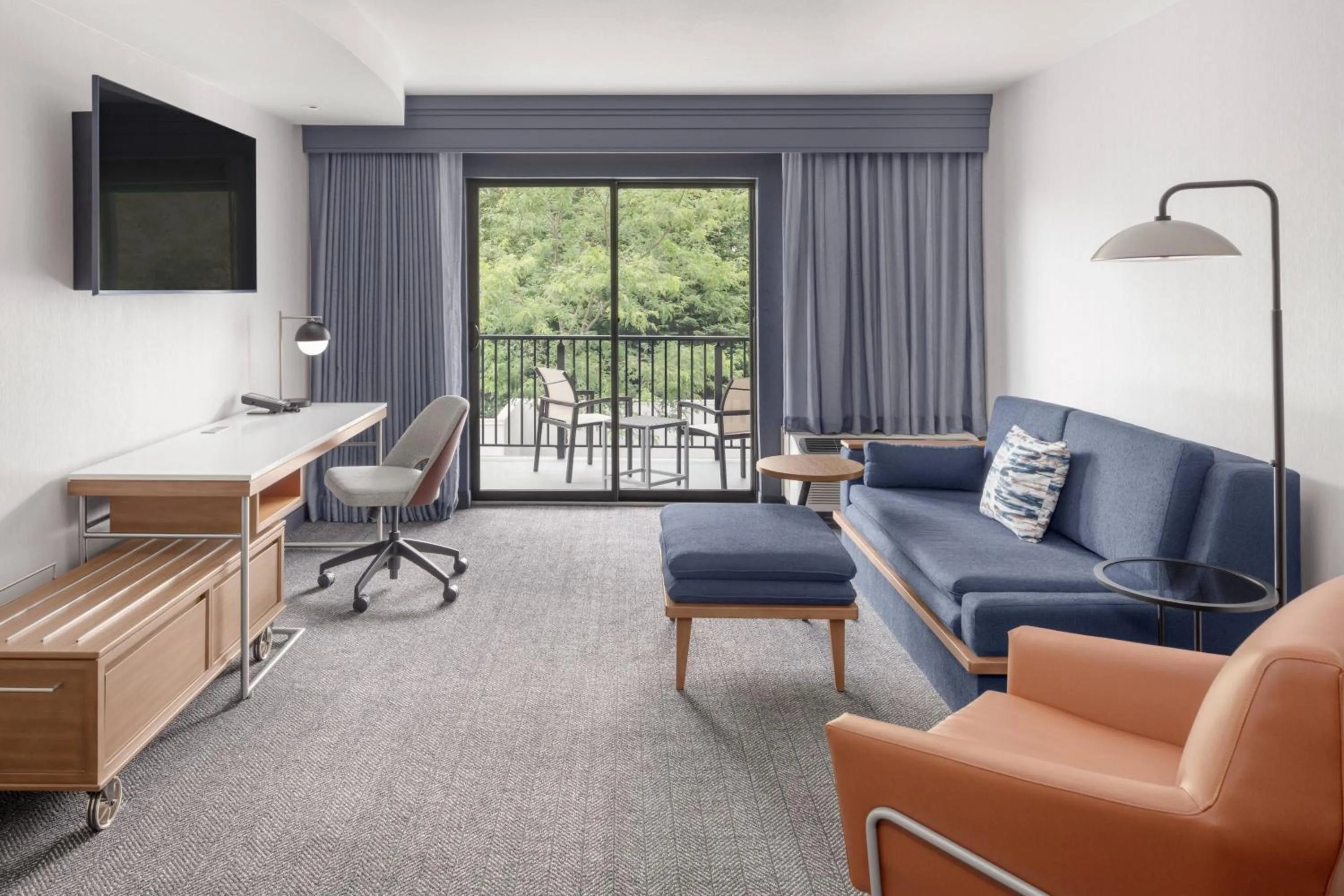 Bedroom in Courtyard Portland Airport