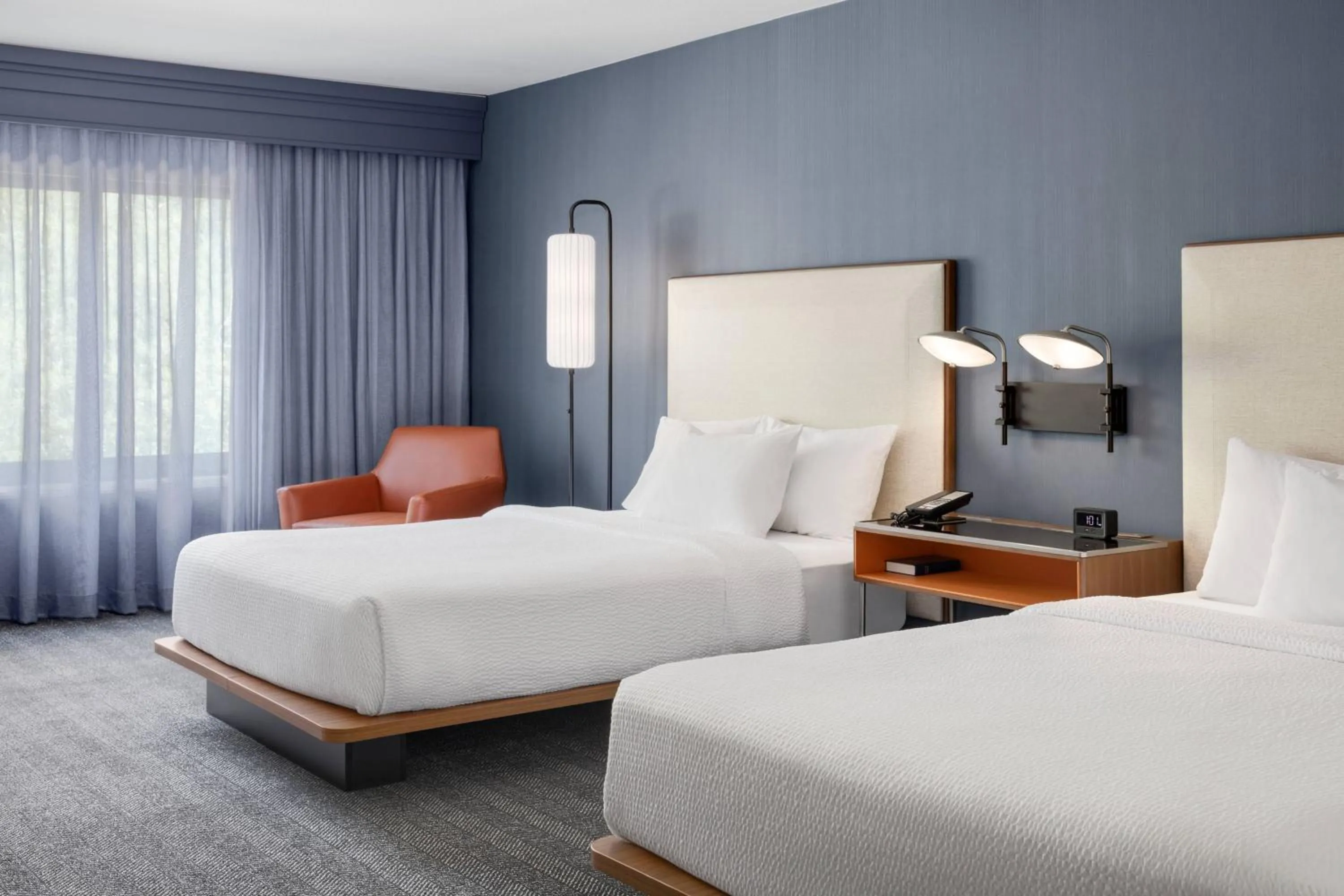 Bedroom, Bed in Courtyard Portland Airport