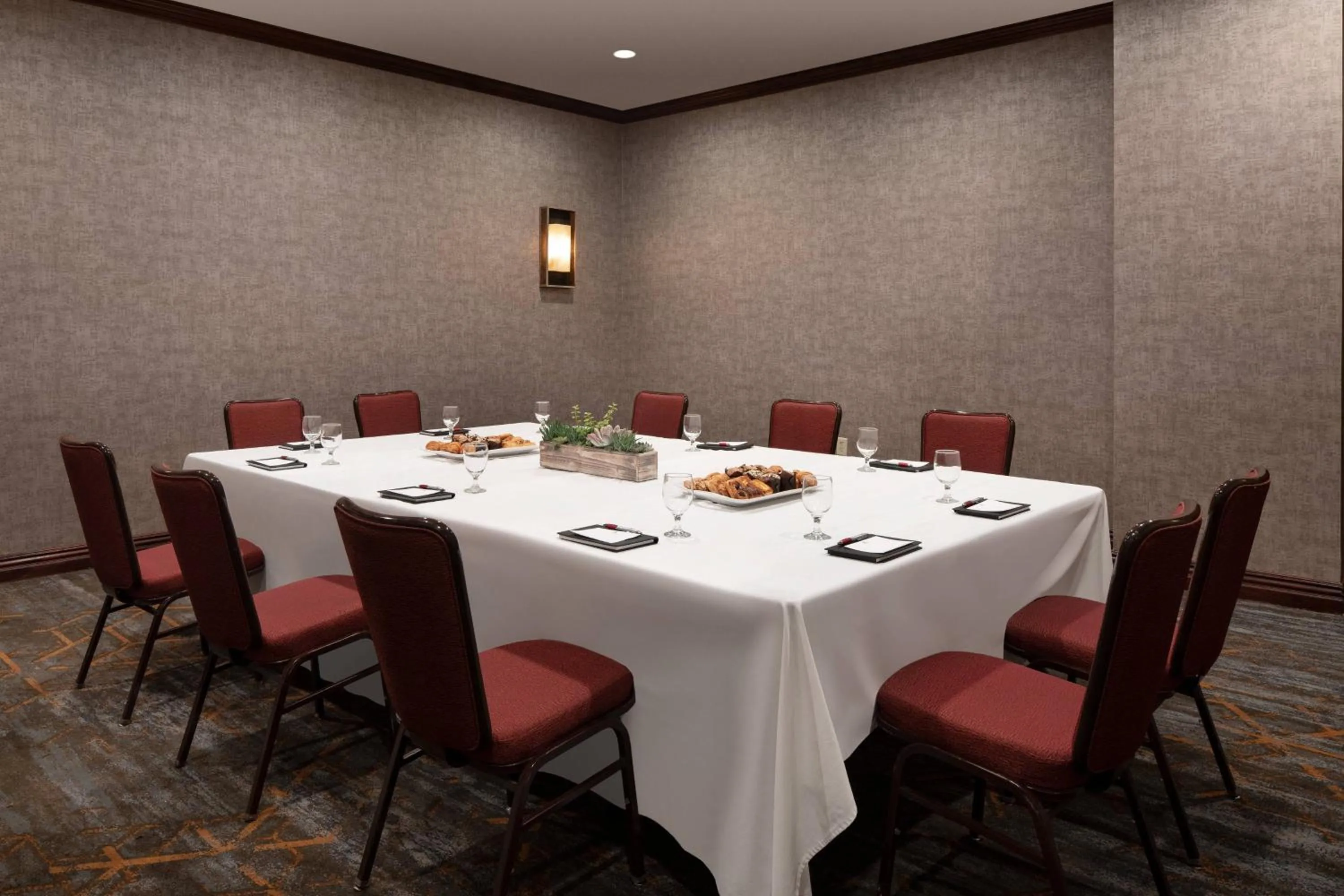 Meeting/conference room in Marriott Riverside at the Convention Center