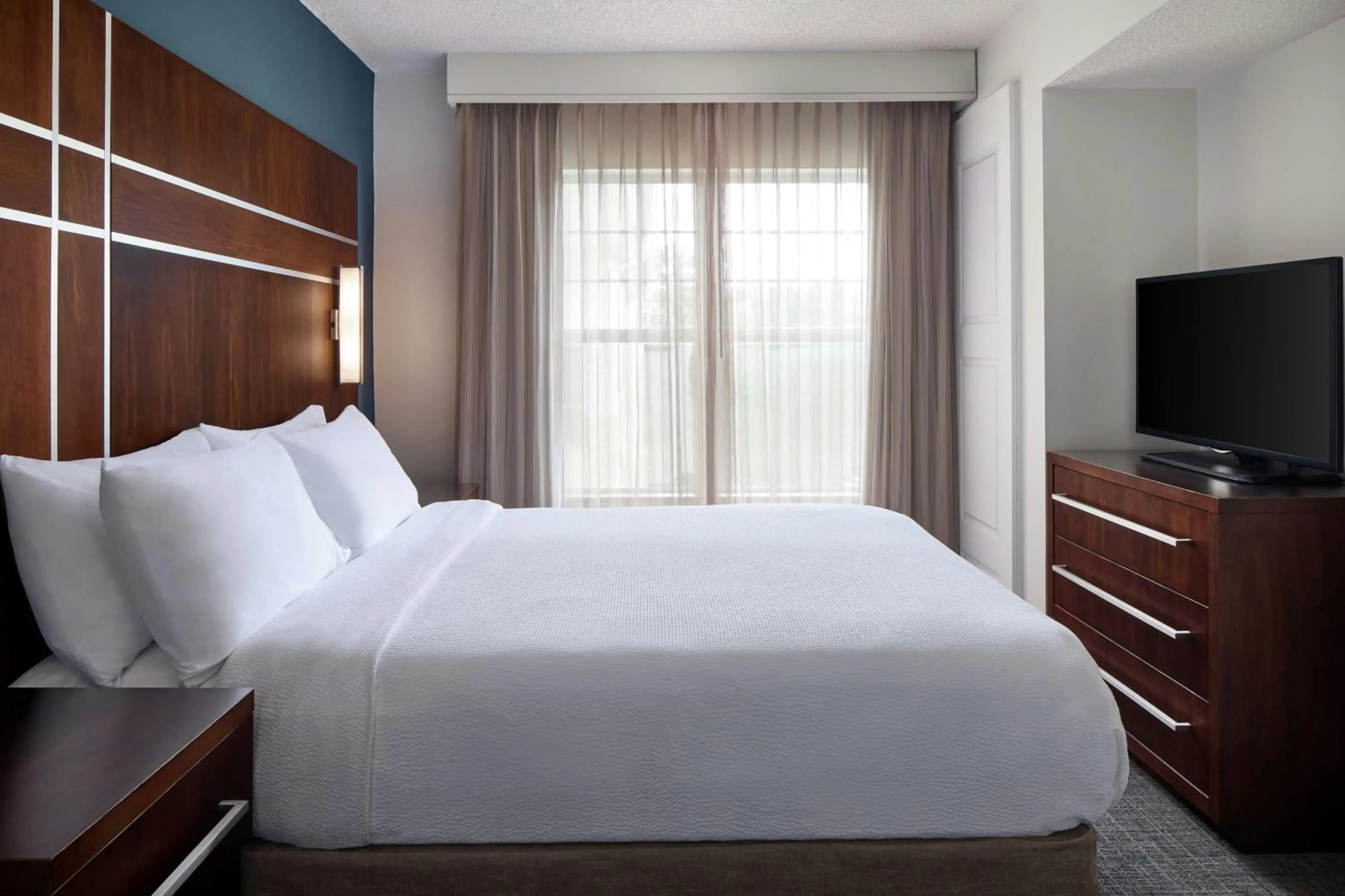 Bedroom, Bed in Residence Inn by Marriott Raleigh Crabtree Valley