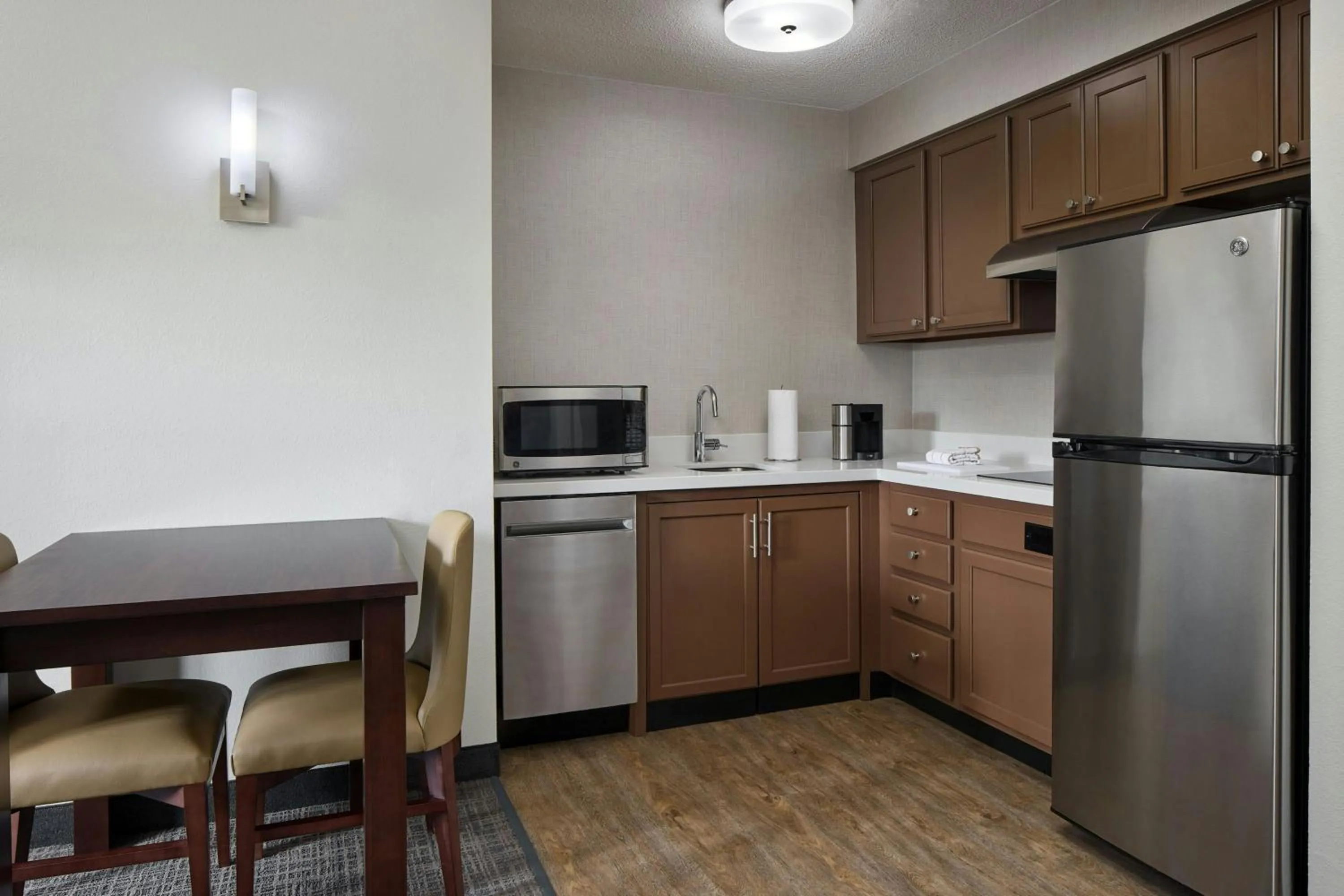 Kitchen or kitchenette in Residence Inn by Marriott Raleigh Crabtree Valley