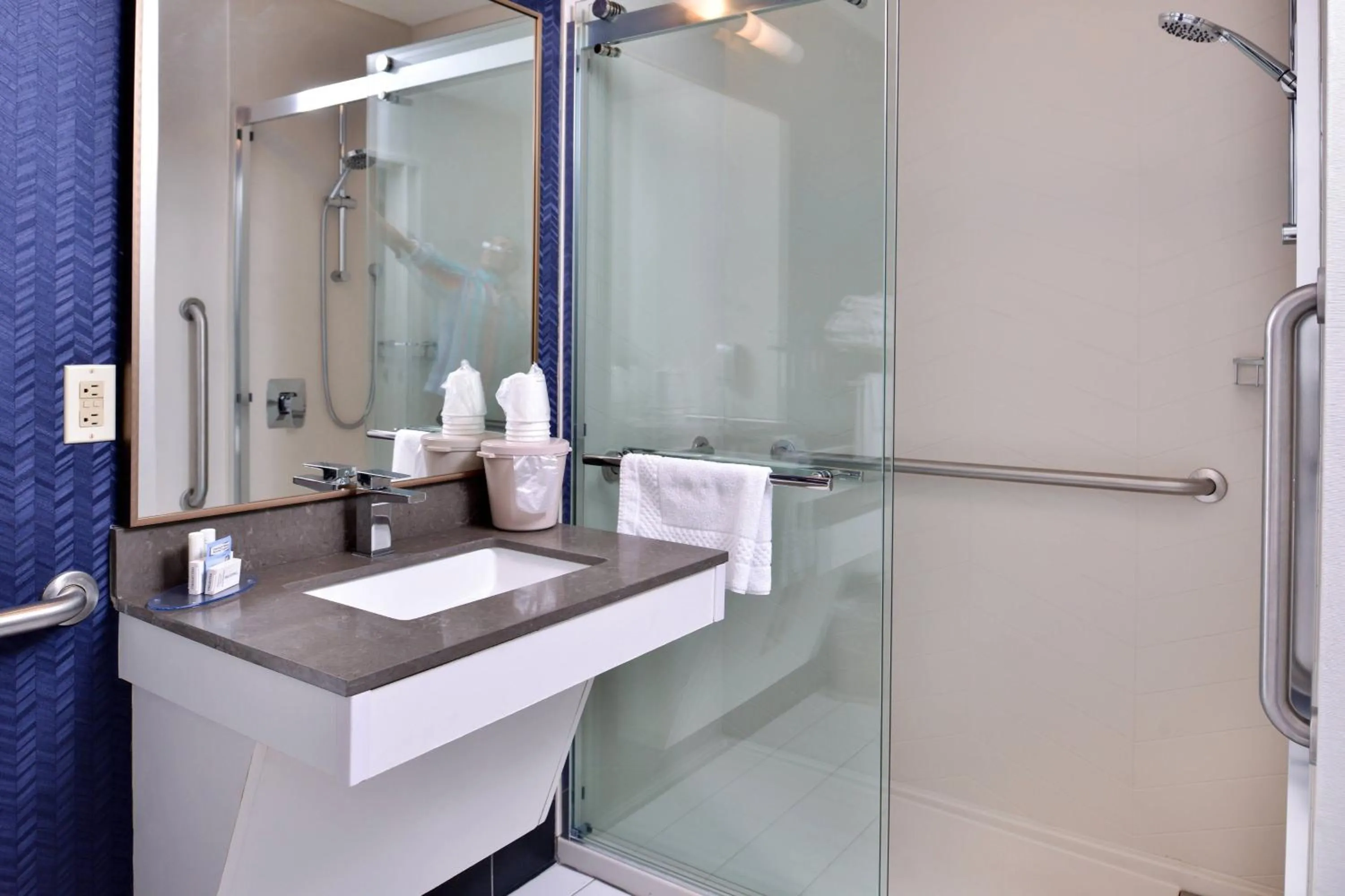 Bathroom in Fairfield Inn and Suites Beloit