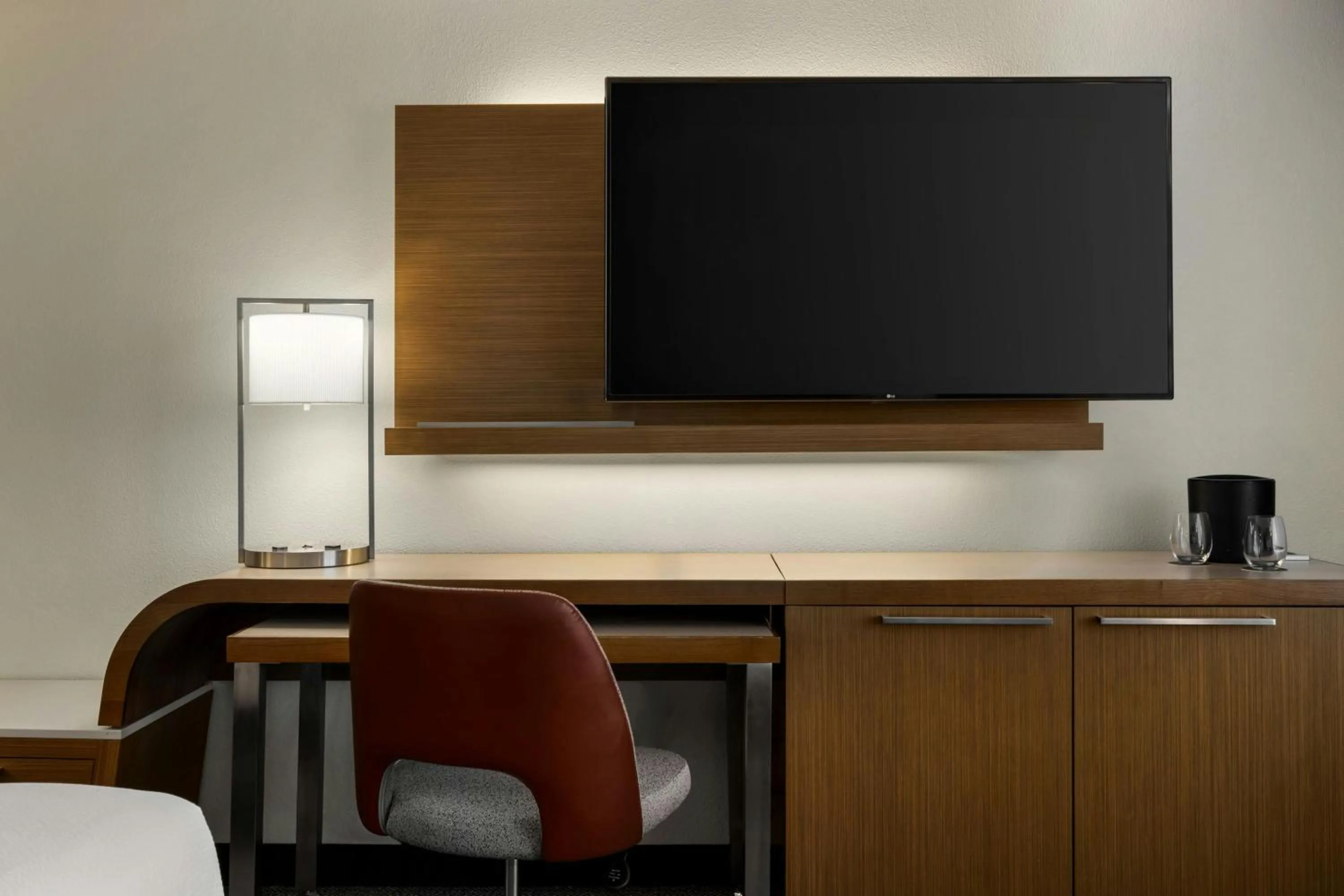 Photo of the whole room in Courtyard Richmond Chester