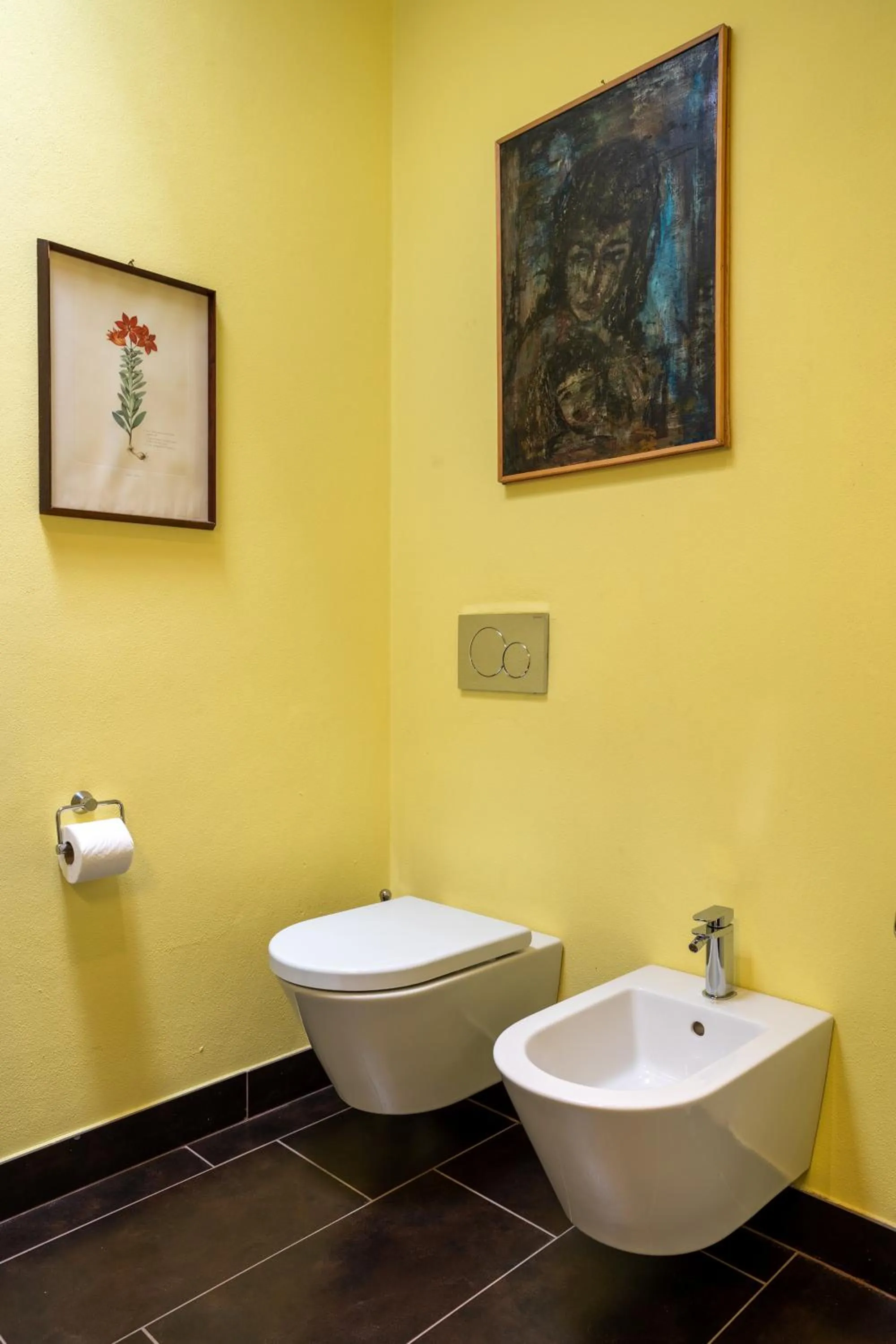 Toilet in La TORRETTA Studios & Suite