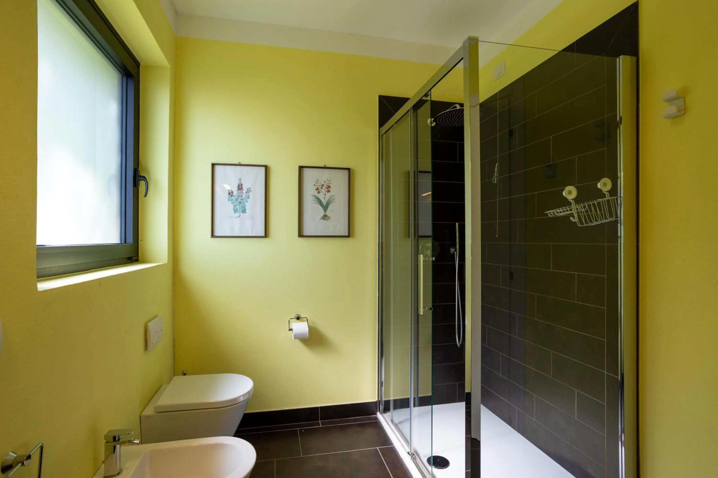 Shower in La TORRETTA Studios & Suite