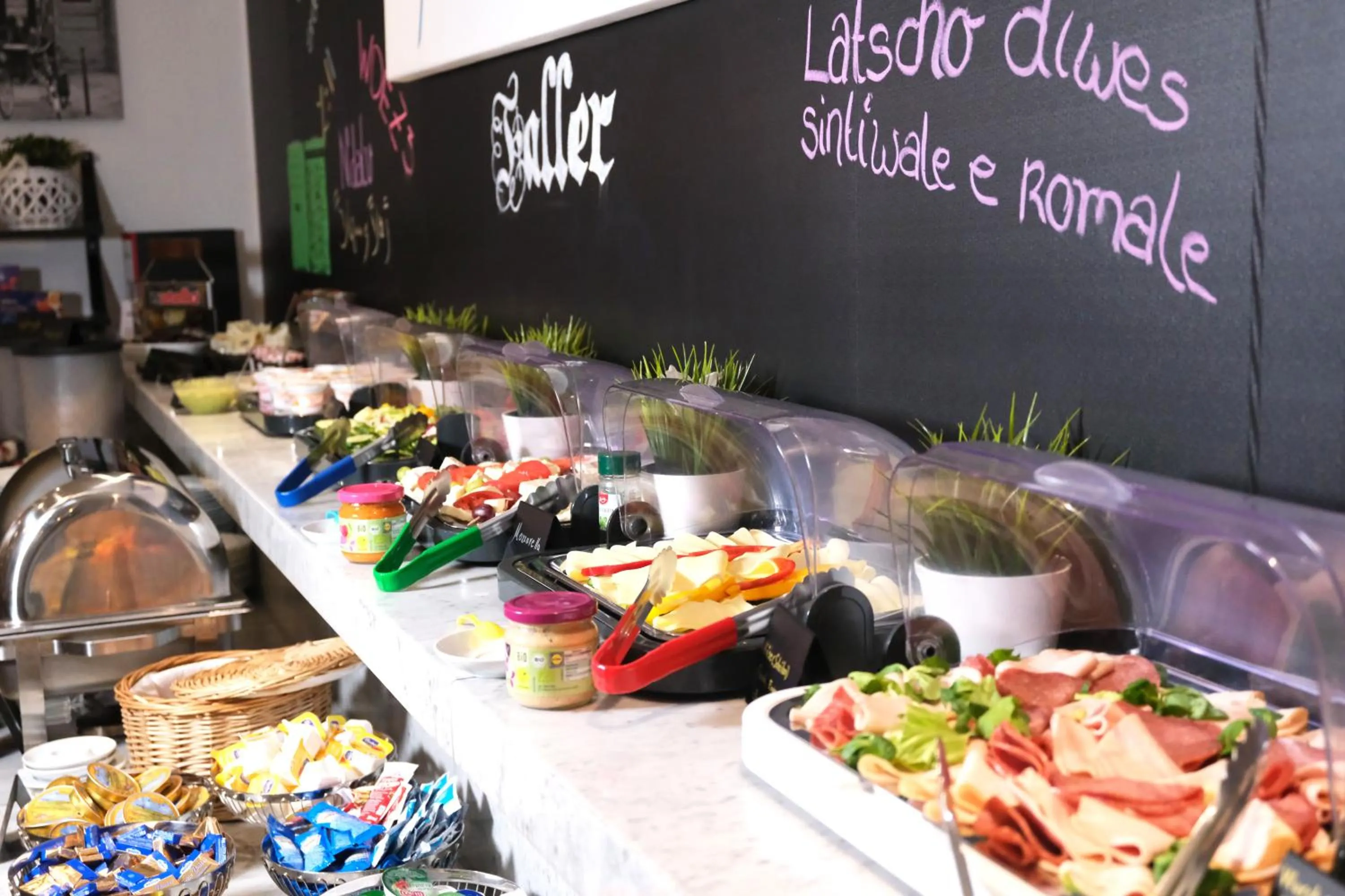 Food and drinks in Stargaze Forum Hotel Düsseldorf-Hilden