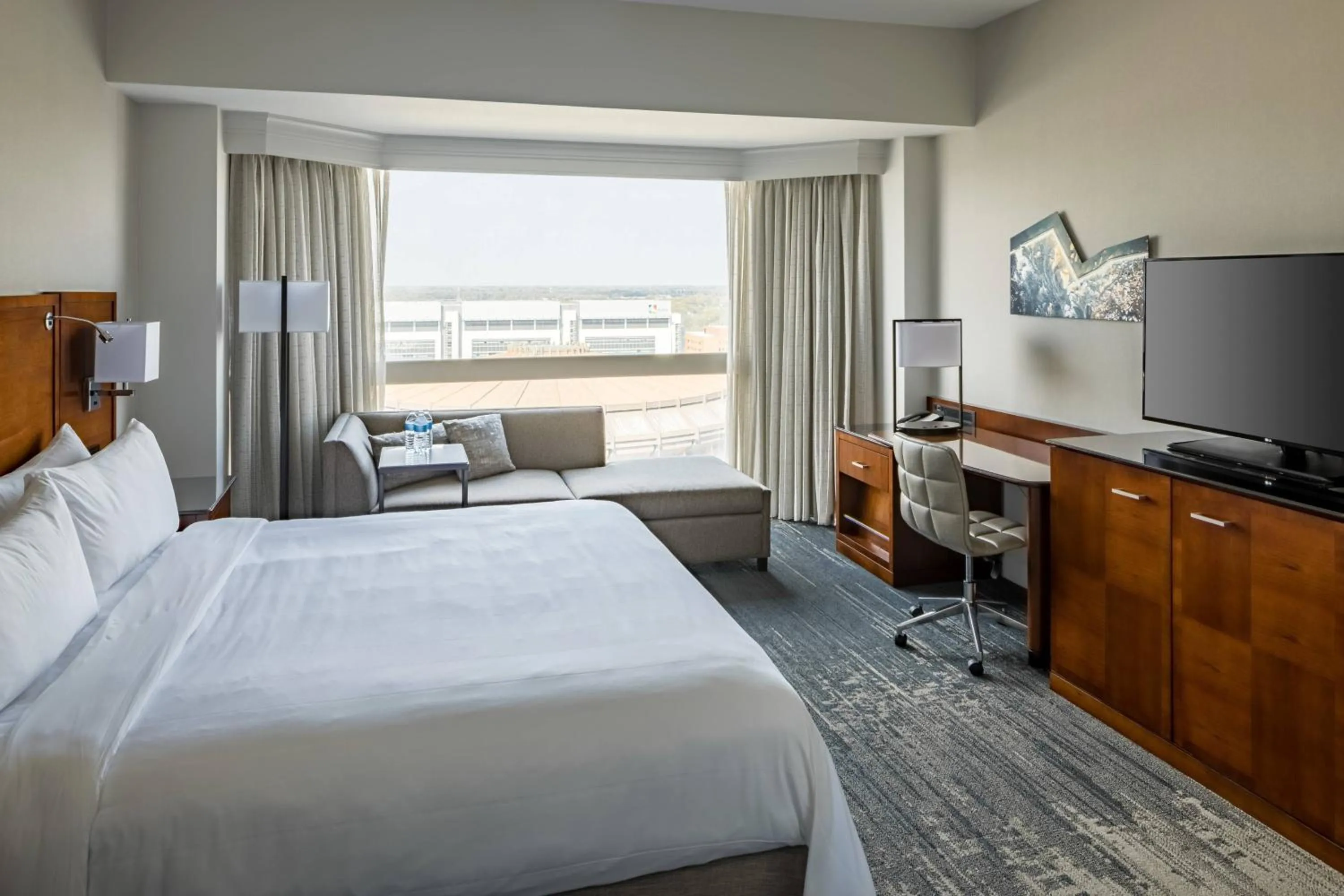 Bedroom, Bed in Richmond Marriott