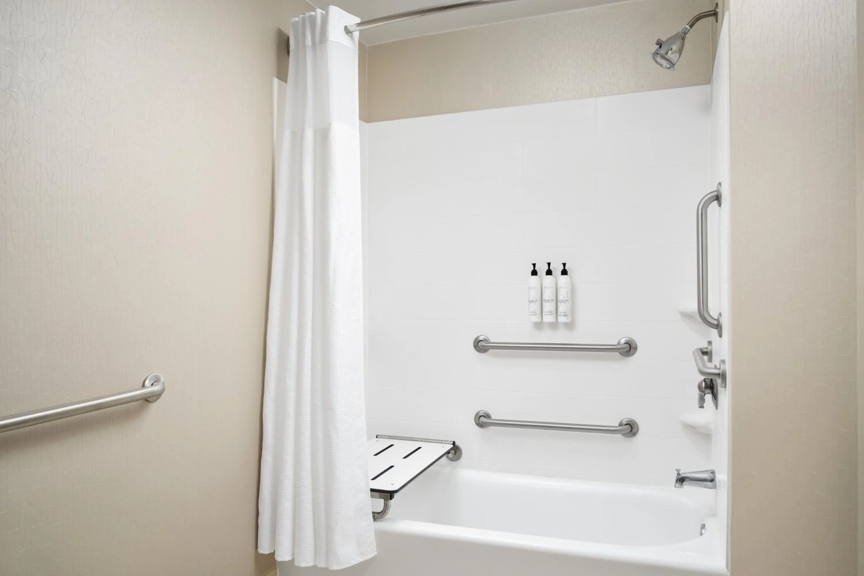 Bathroom in SpringHill Suites Richmond Northwest