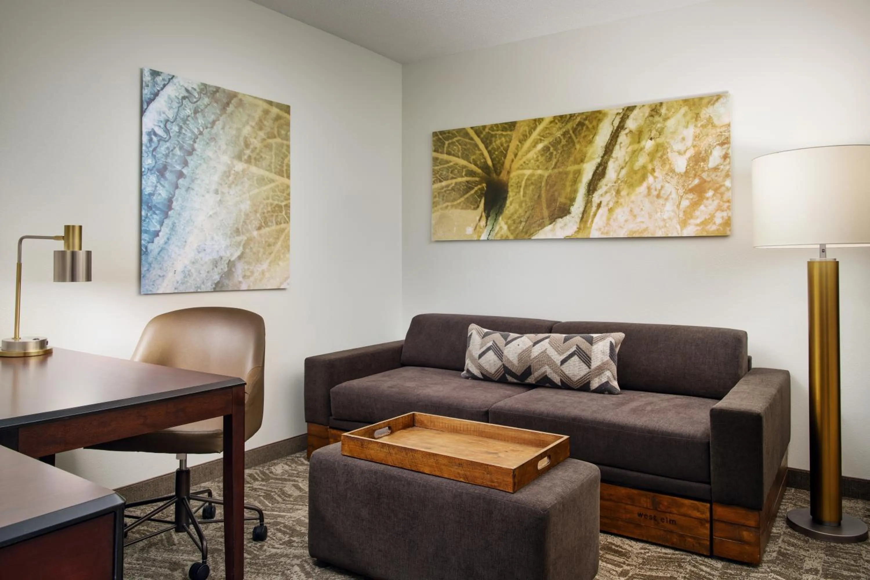 Living room in SpringHill Suites Richmond Northwest