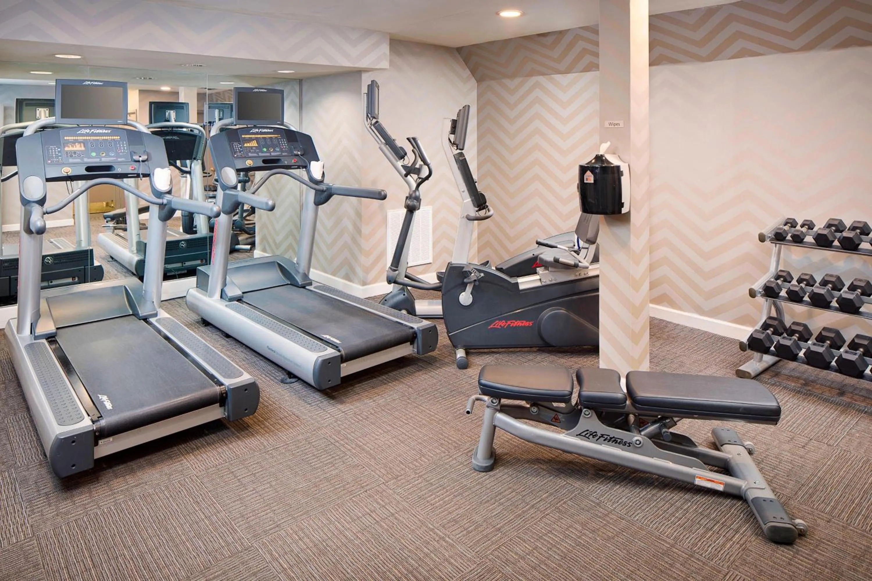 Fitness centre/facilities in Residence Inn Richmond West End