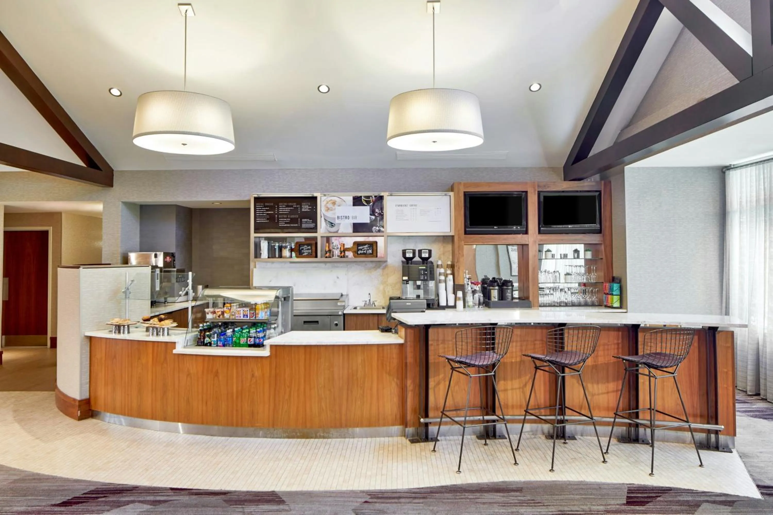 Breakfast in Courtyard Rochester East / Penfield