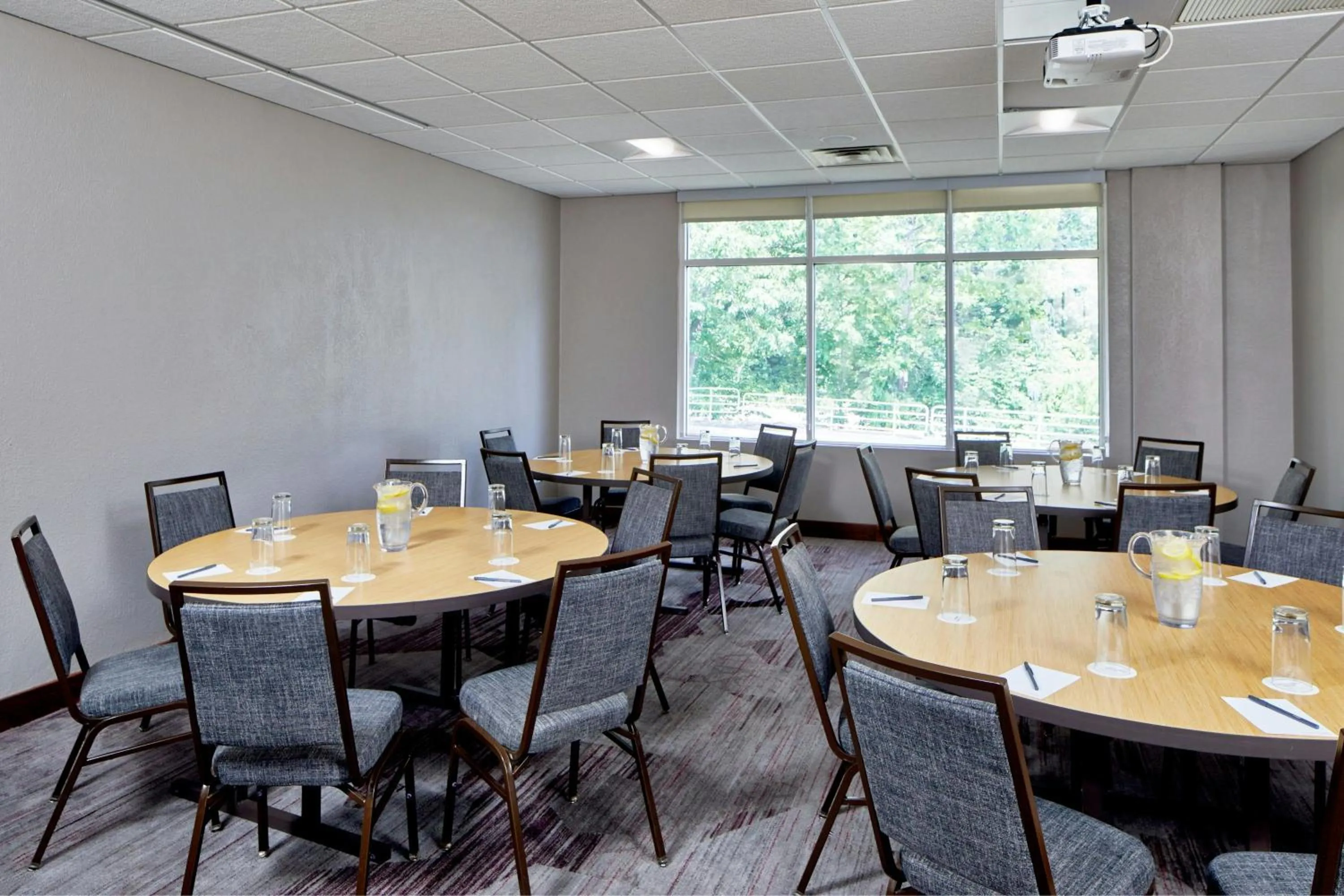 Meeting/conference room in Courtyard Rochester East / Penfield