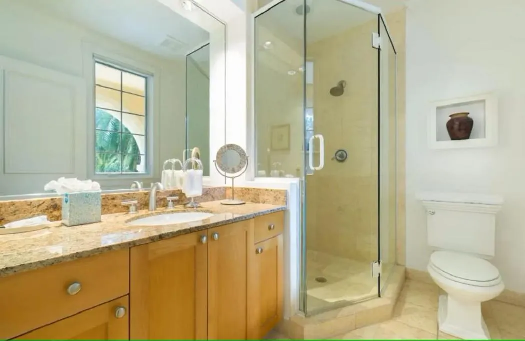 Shower in Villa Renaissance