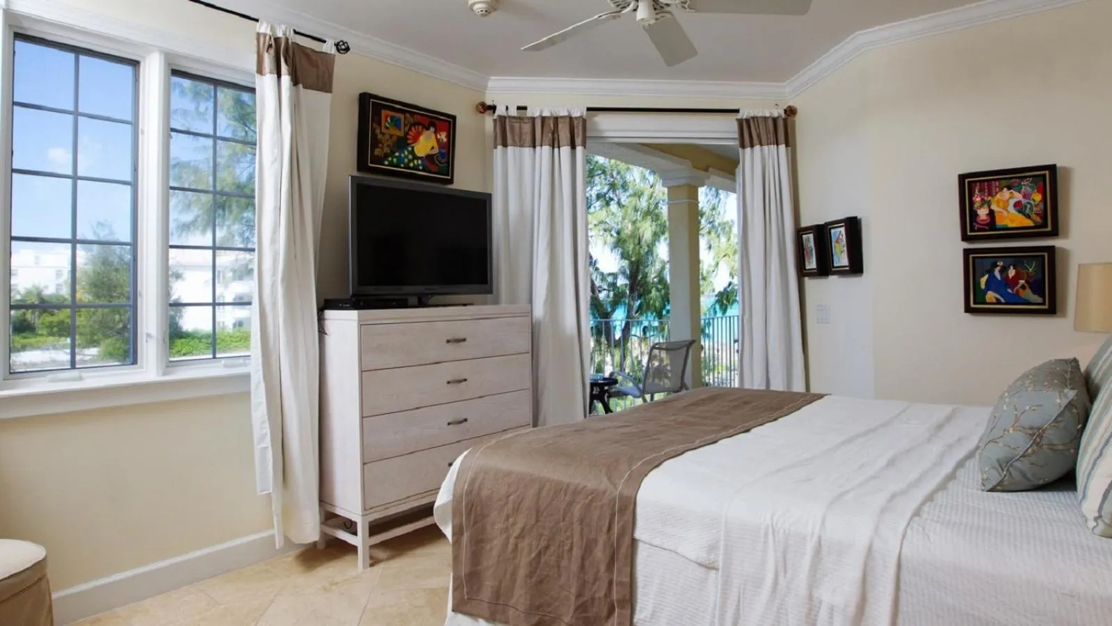 Bed in Villa Renaissance