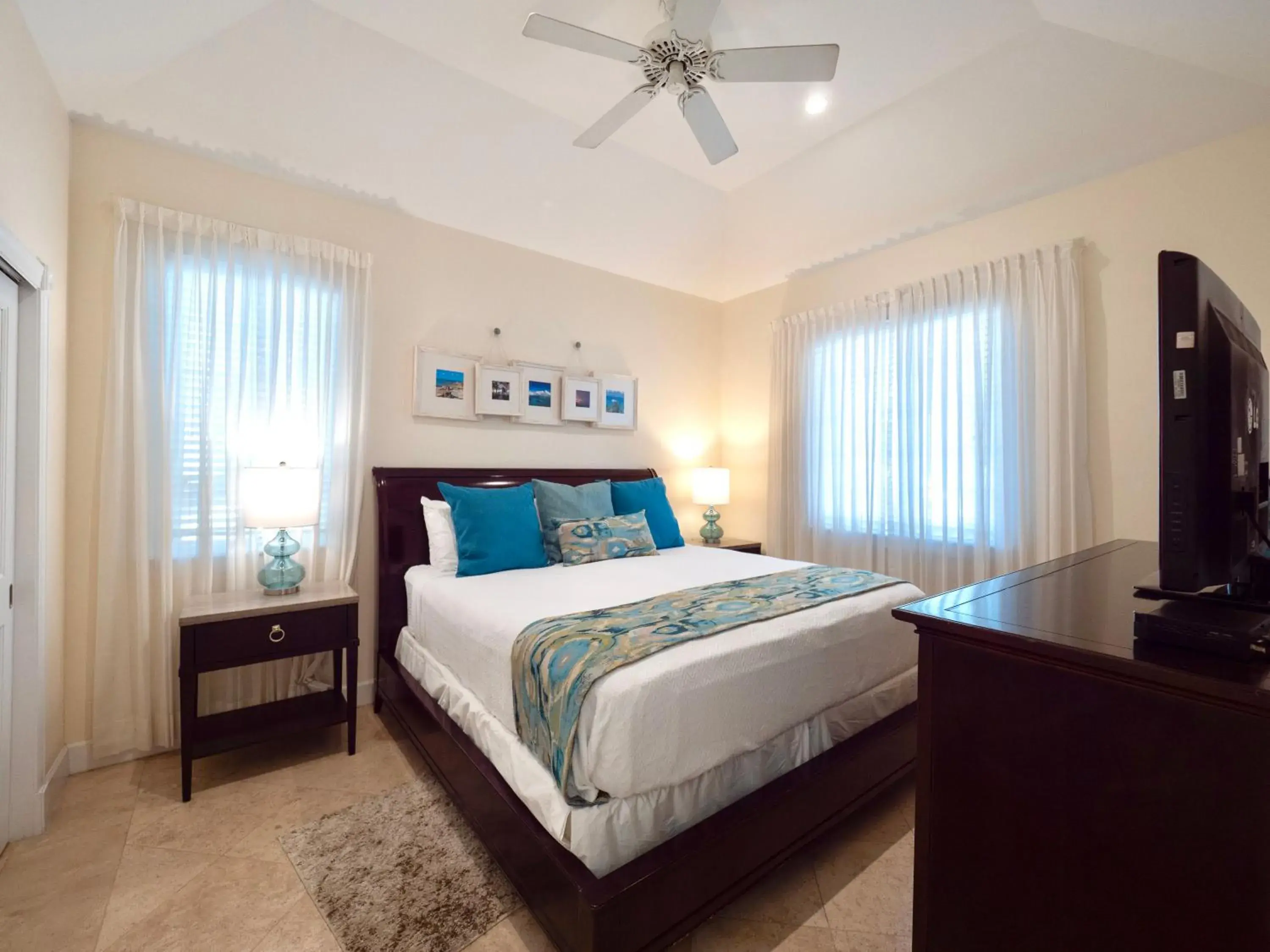 One-Bedroom Villa w/Pool Garden View in Villa Renaissance One-Bedroom Villa w/Pool Garden View in Villa Renaissance