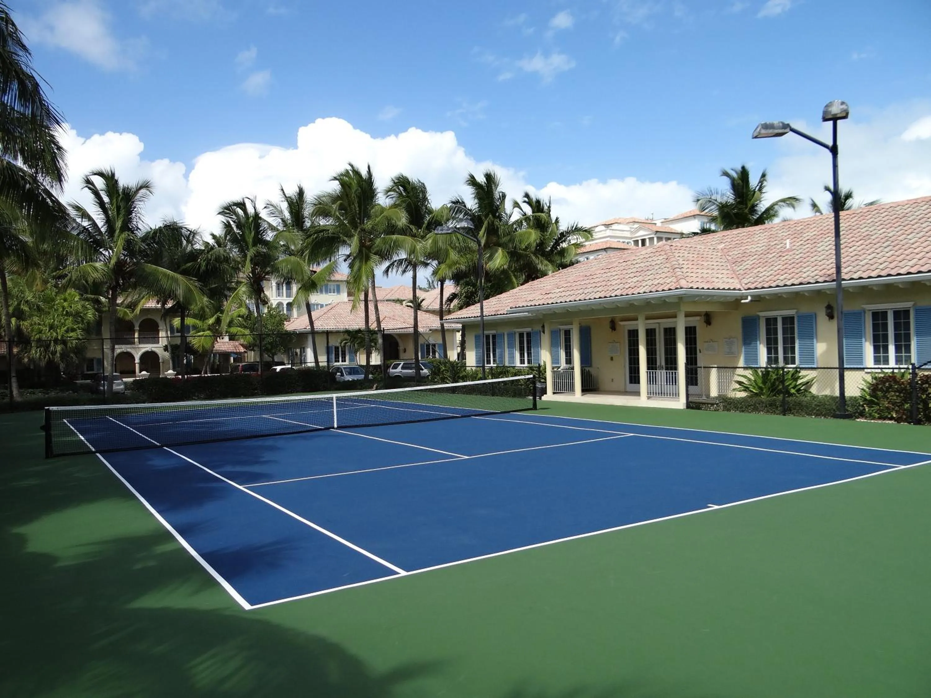 Tennis court in Villa Renaissance