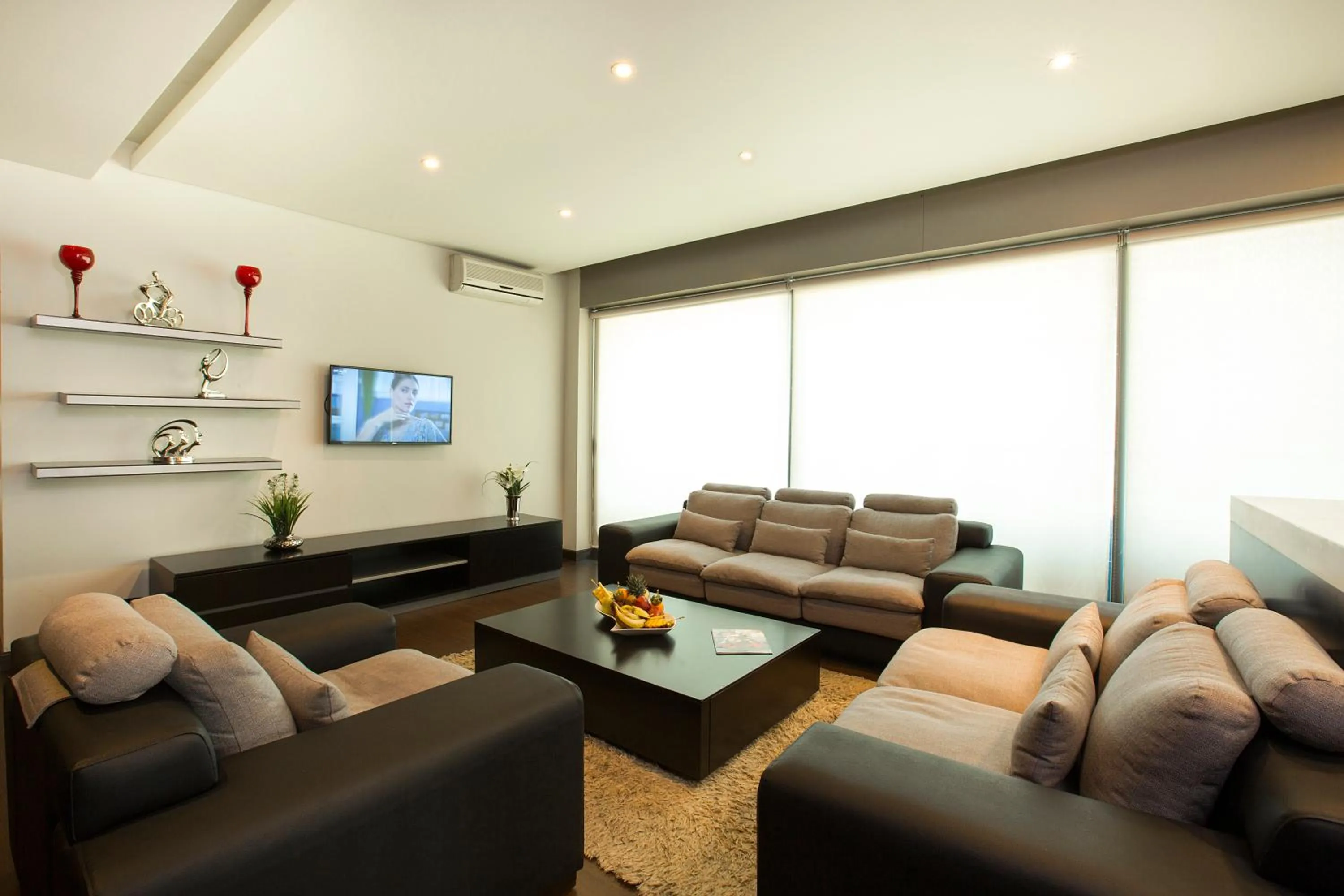 TV and multimedia in Orient Queen Homes Hotel