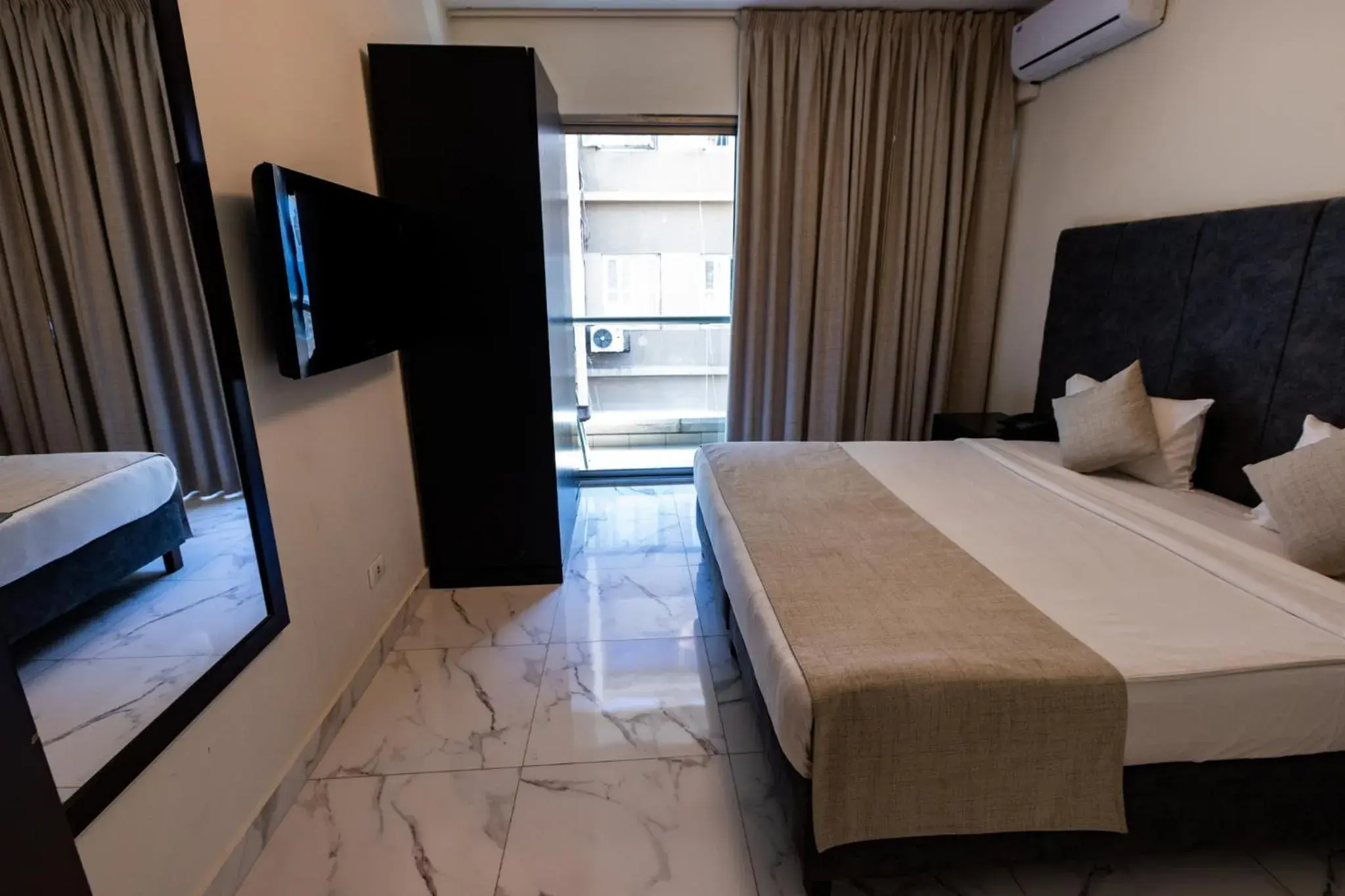 Family Suite with Balcony in Orient Queen Homes Hotel Family Suite with Balcony in Orient Queen Homes Hotel