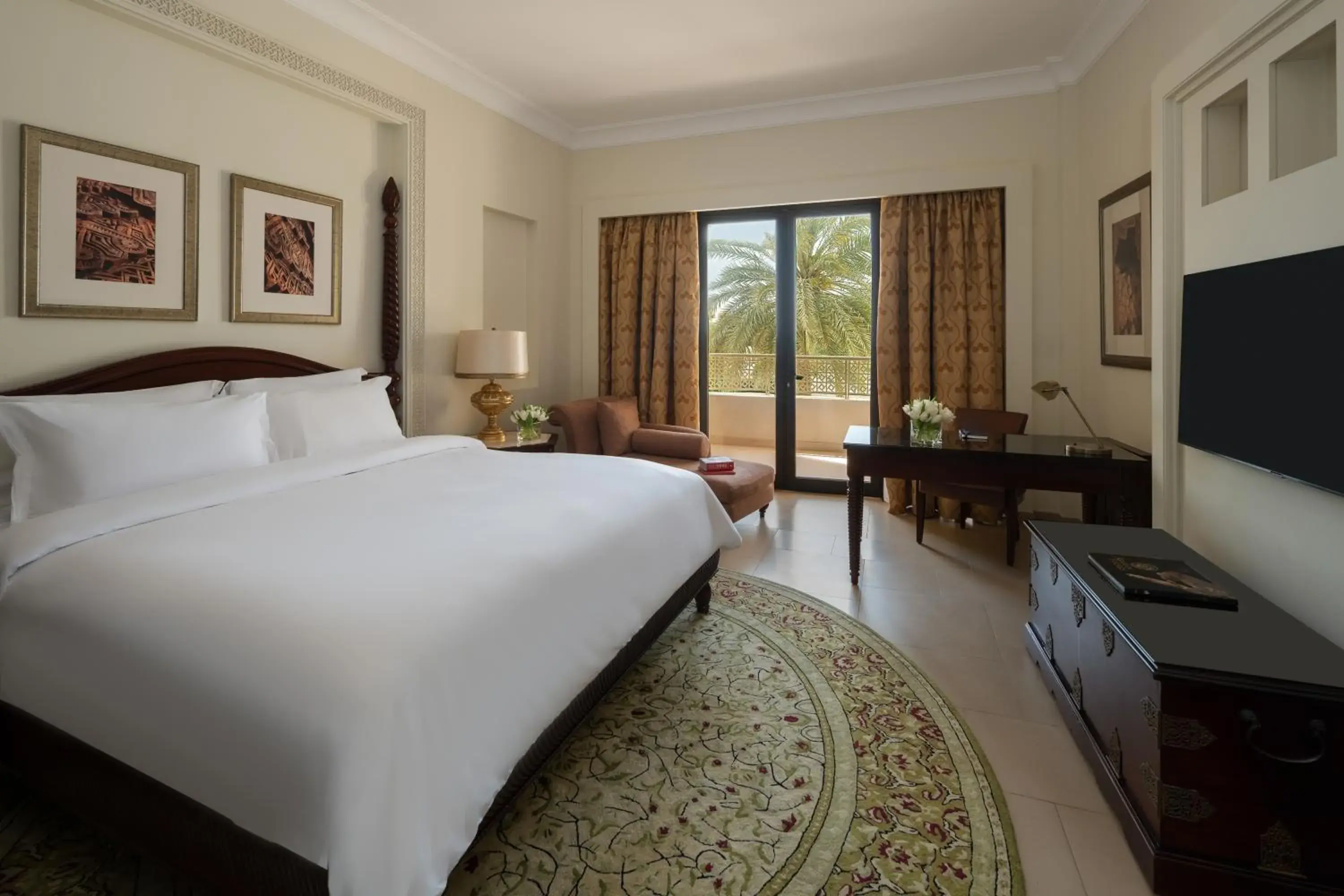 Bed in Sofitel Bahrain Zallaq Thalassa Sea & Spa