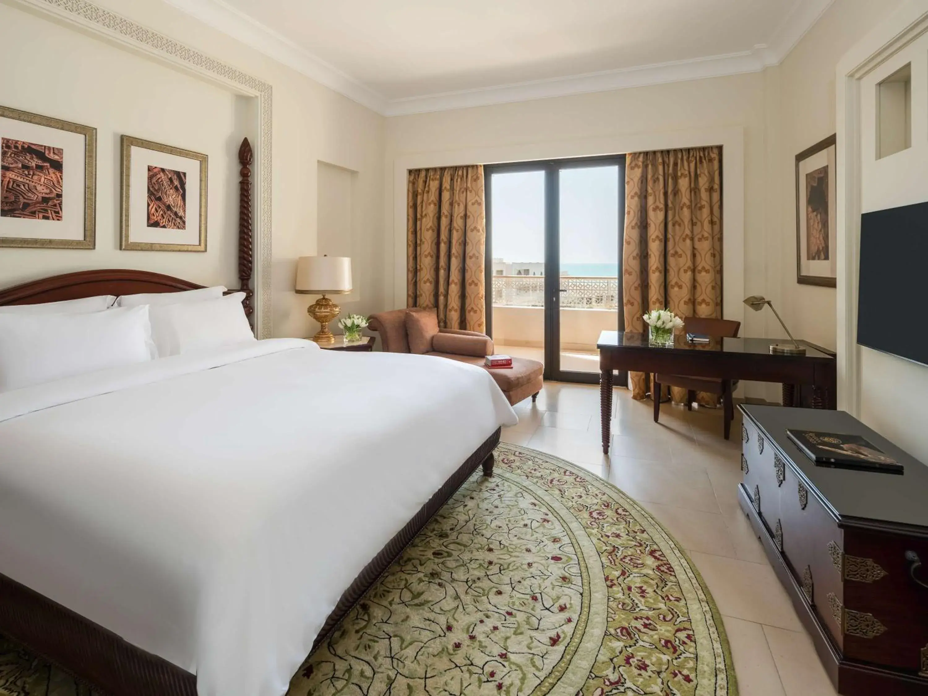 Bedroom, Bed in Sofitel Bahrain Zallaq Thalassa Sea & Spa