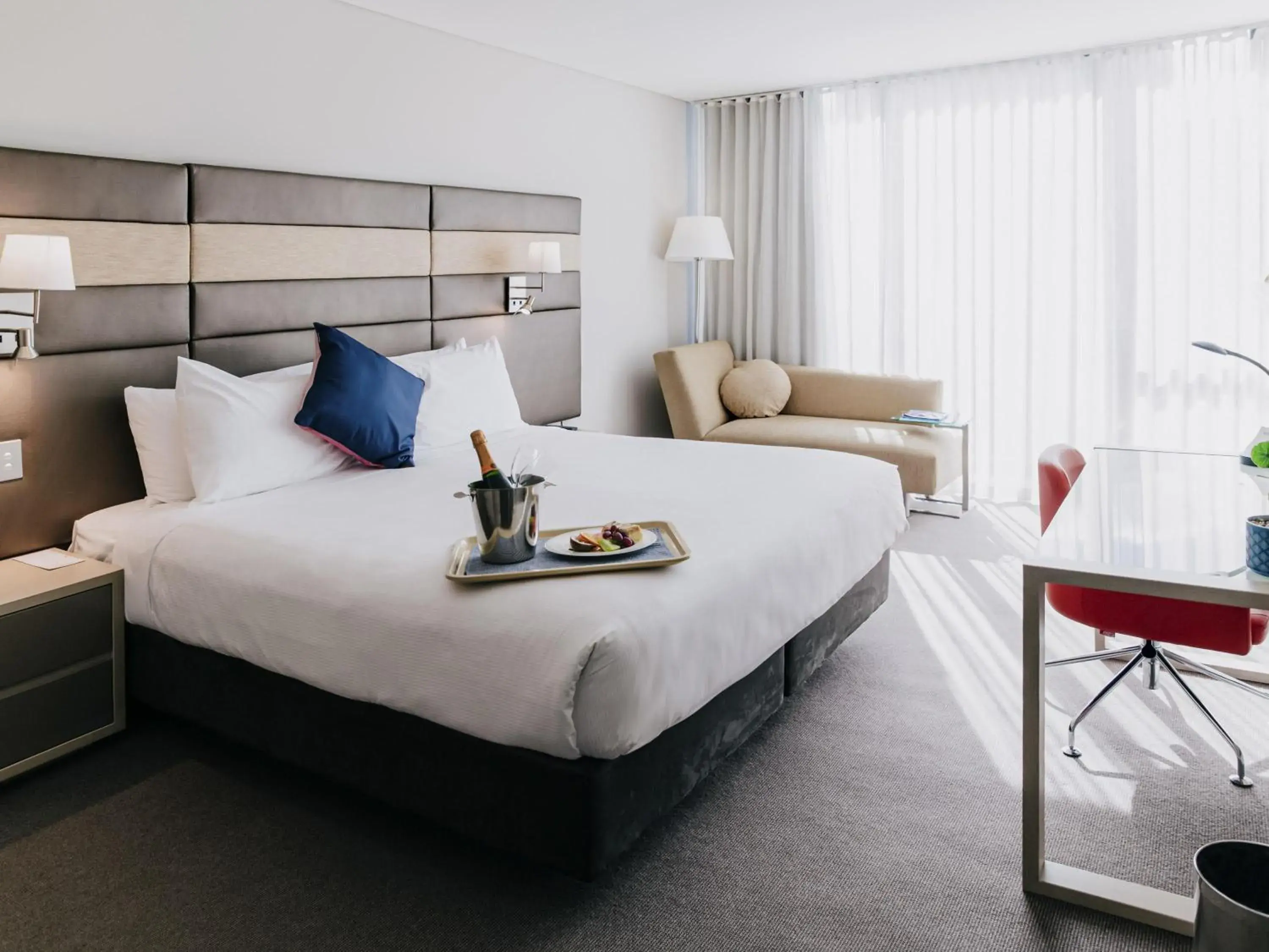 Superior King Room with Harbor View in Novotel Newcastle Beach Superior King Room with Harbor View in Novotel Newcastle Beach