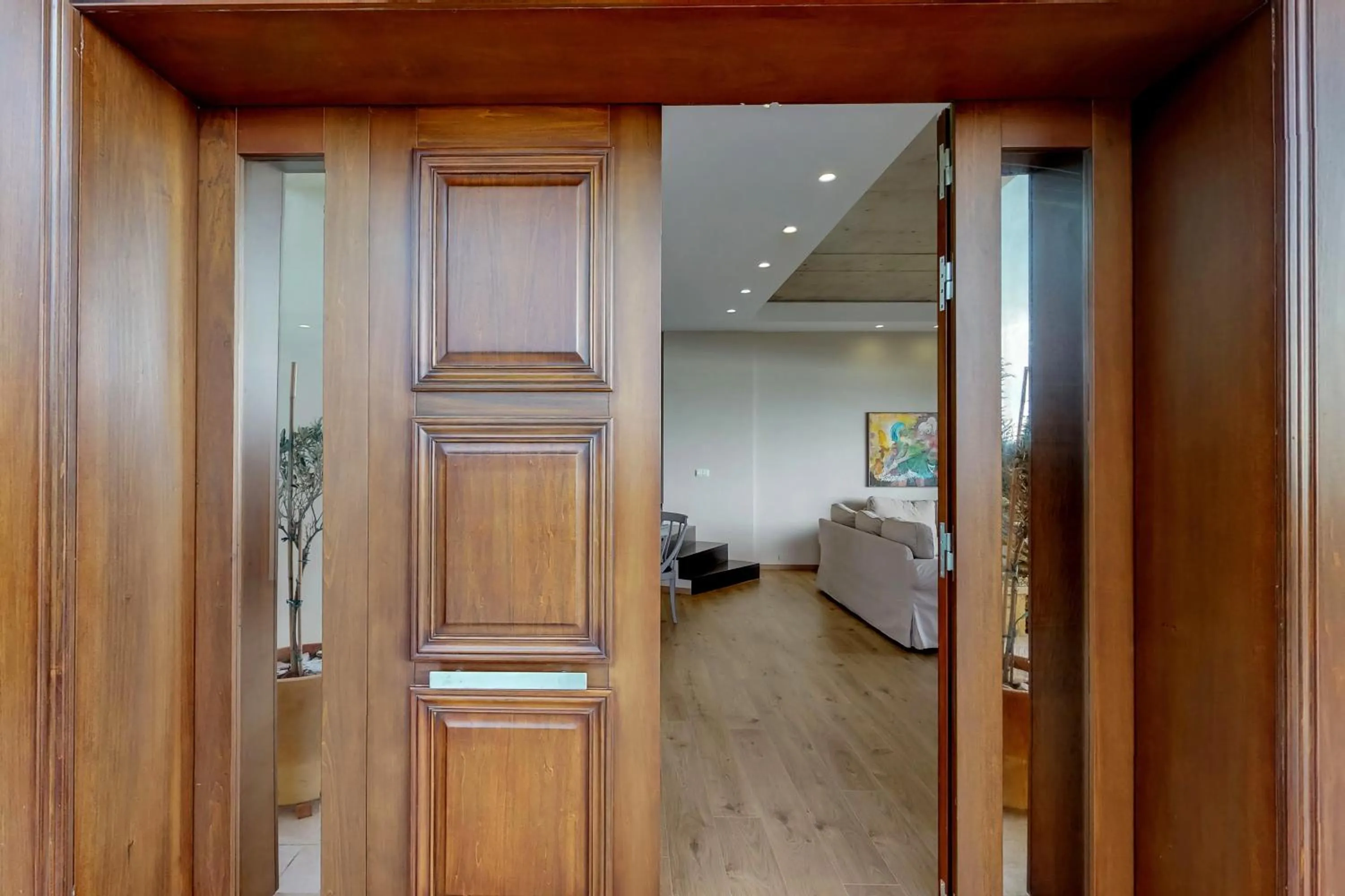 Facade/entrance, Bed in Ocean Villas Complex