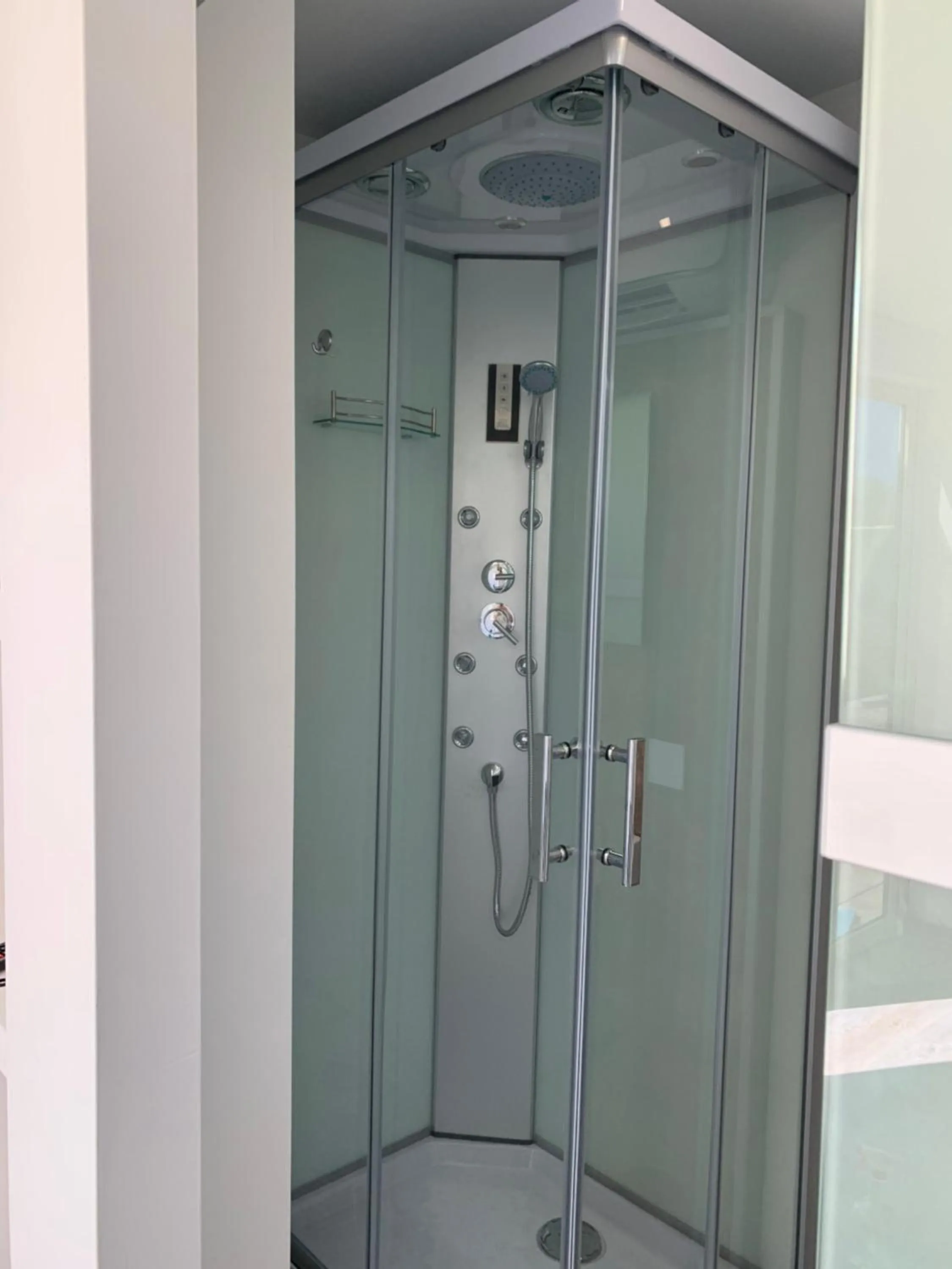 Shower in B&B Villa degli Angeli