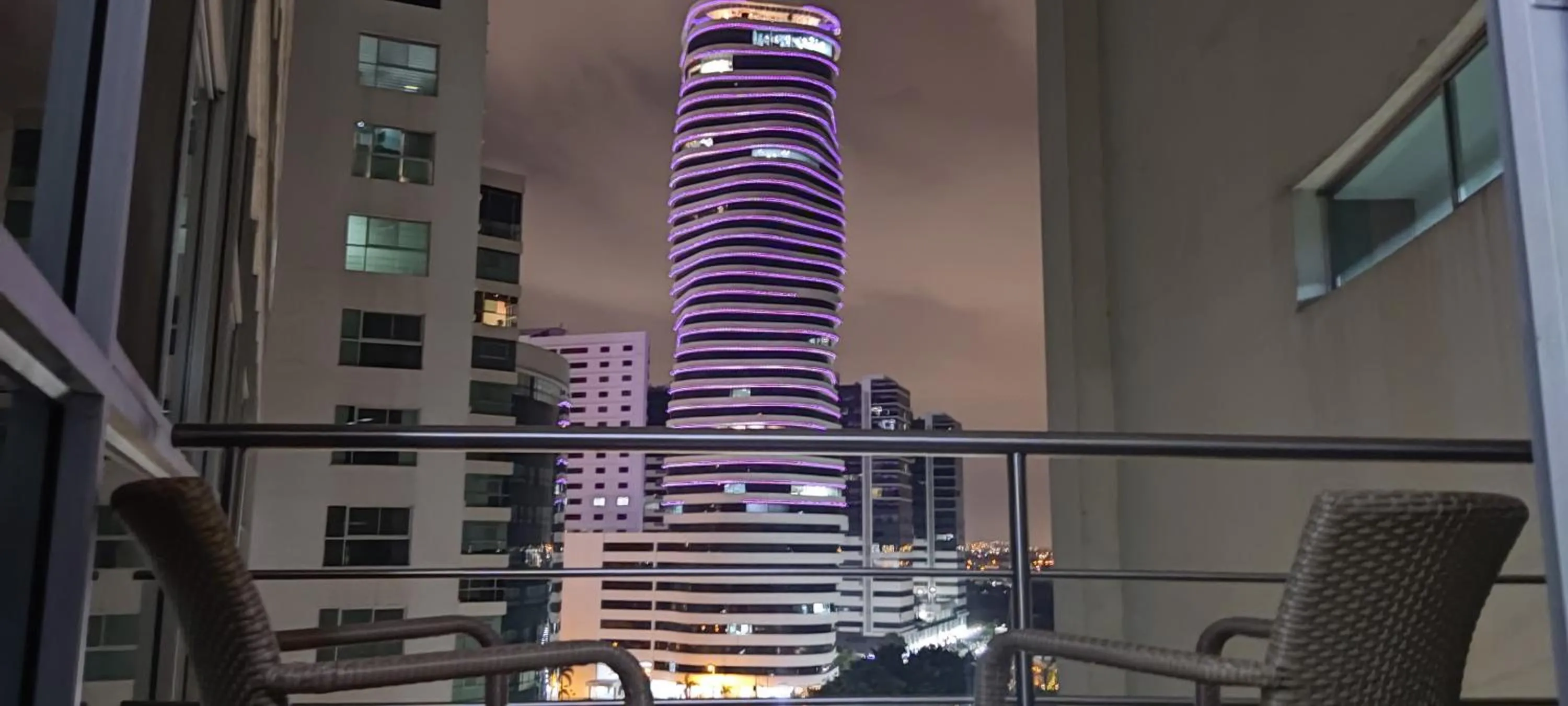 Puerto Santa Ana Suites Guayaquil