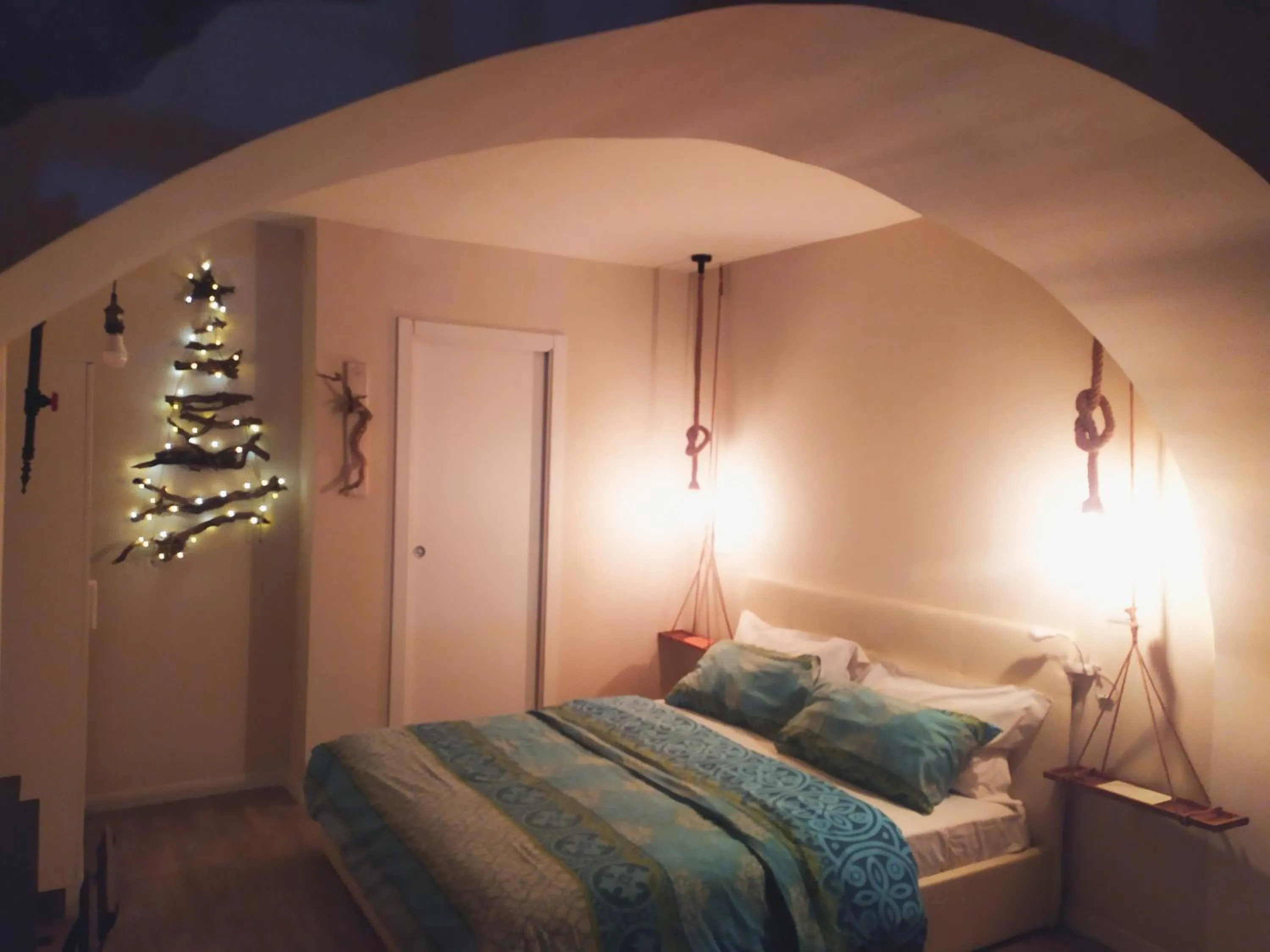 Bedroom, Bed in La 'NZIRIA