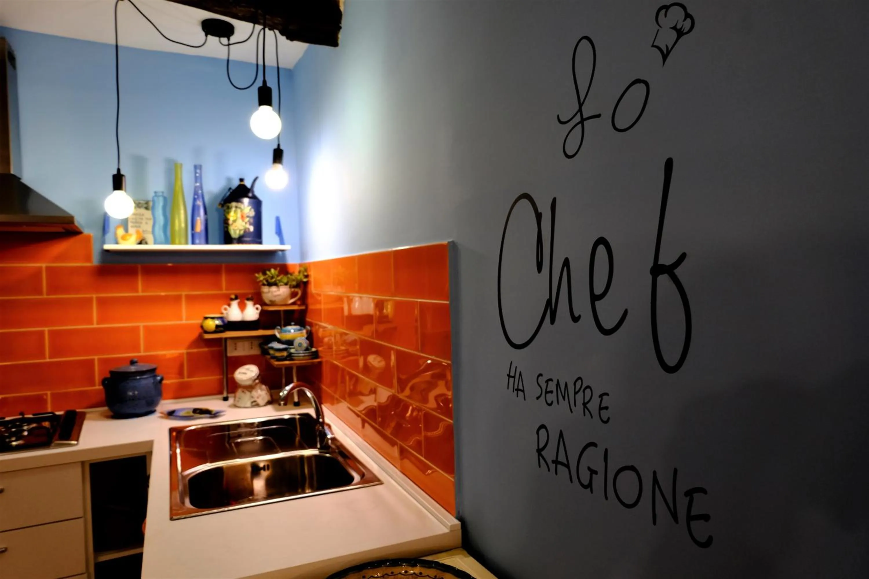 Kitchen or kitchenette in La 'NZIRIA