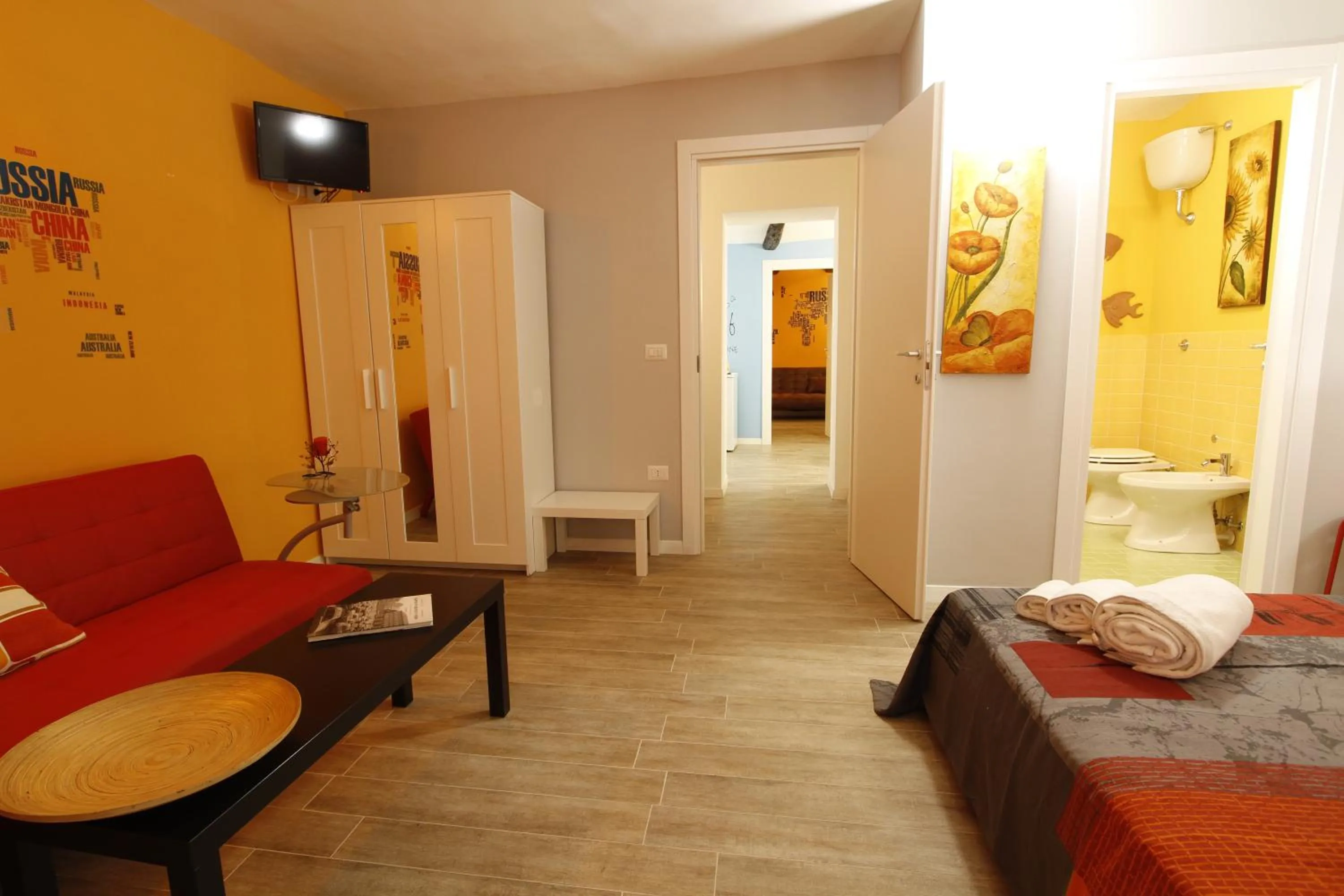 Photo of the whole room, Bed in La 'NZIRIA