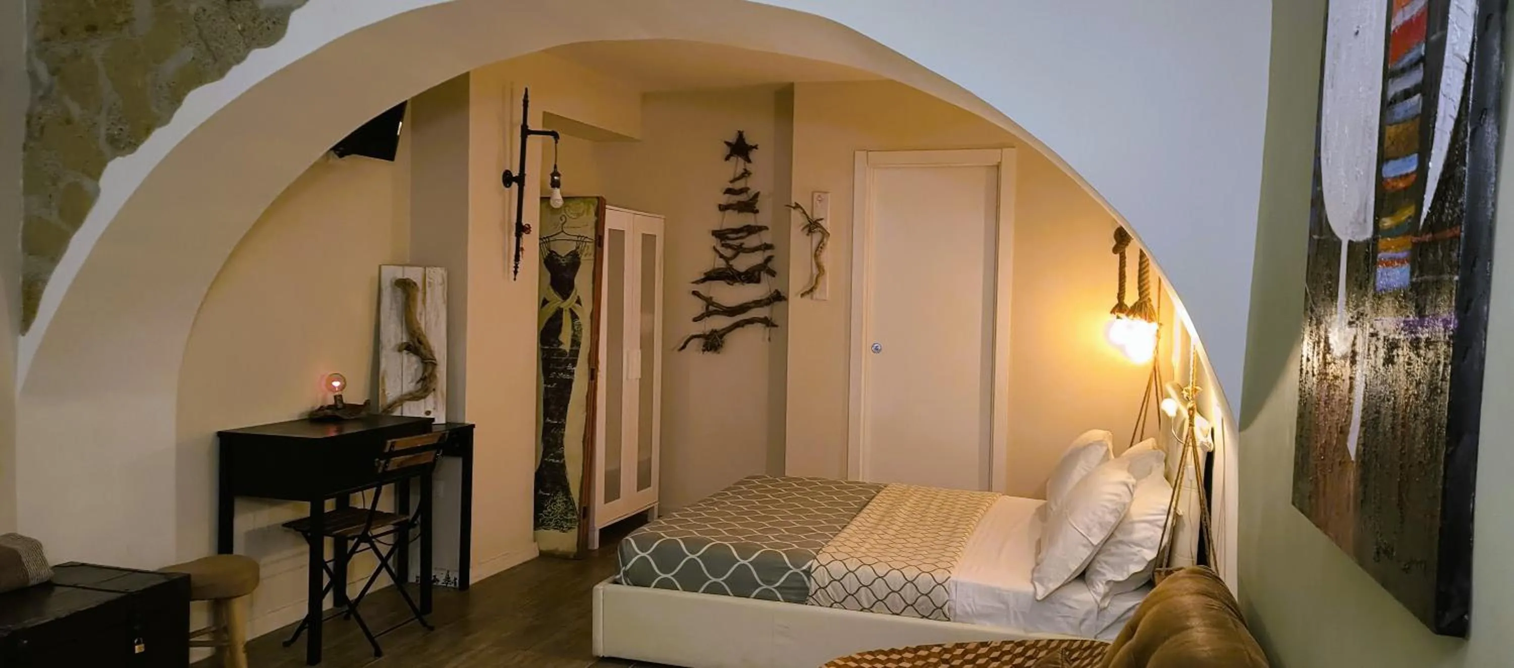 Bedroom, Bed in La 'NZIRIA