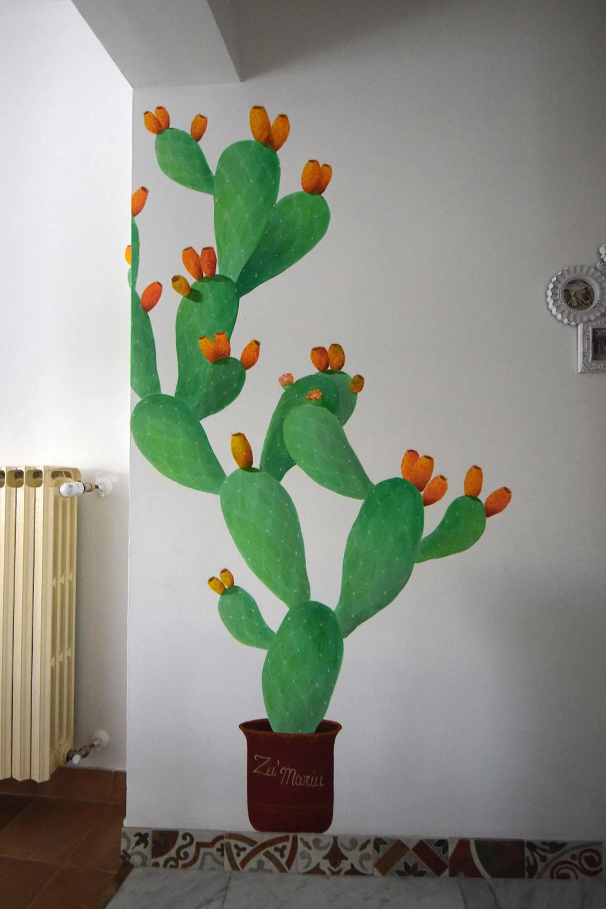 Decorative detail in Zù Mariu B&B