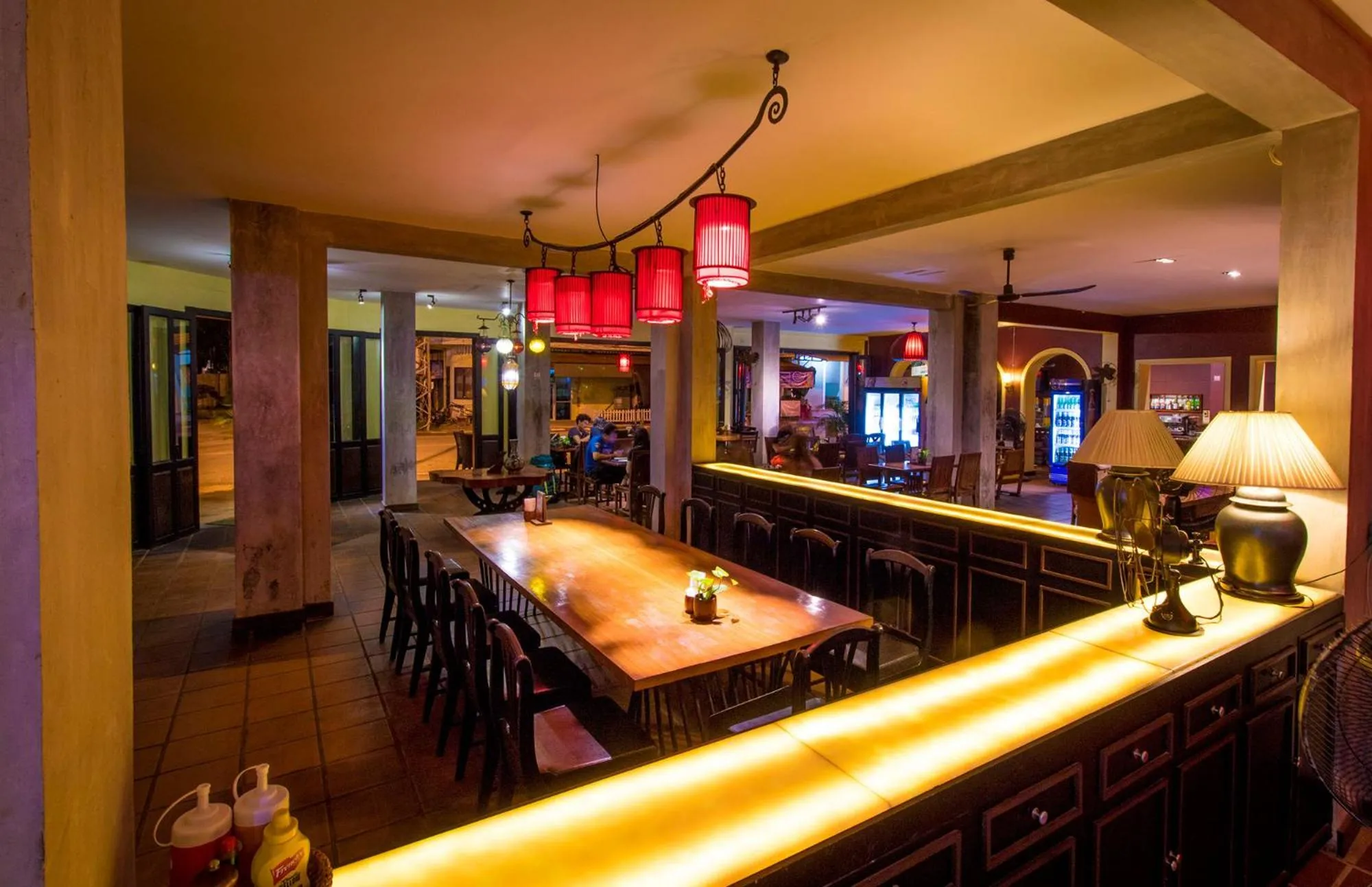 Restaurant/places to eat in Inthira Thakhek