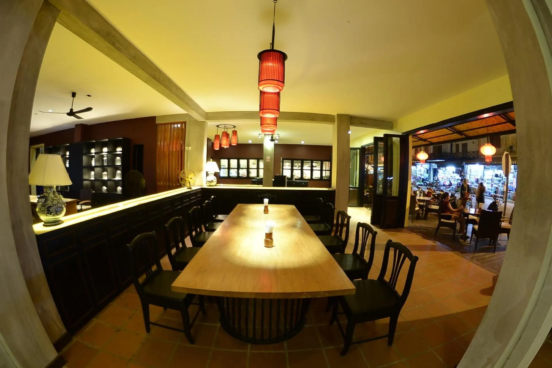 Restaurant/places to eat in Inthira Thakhek