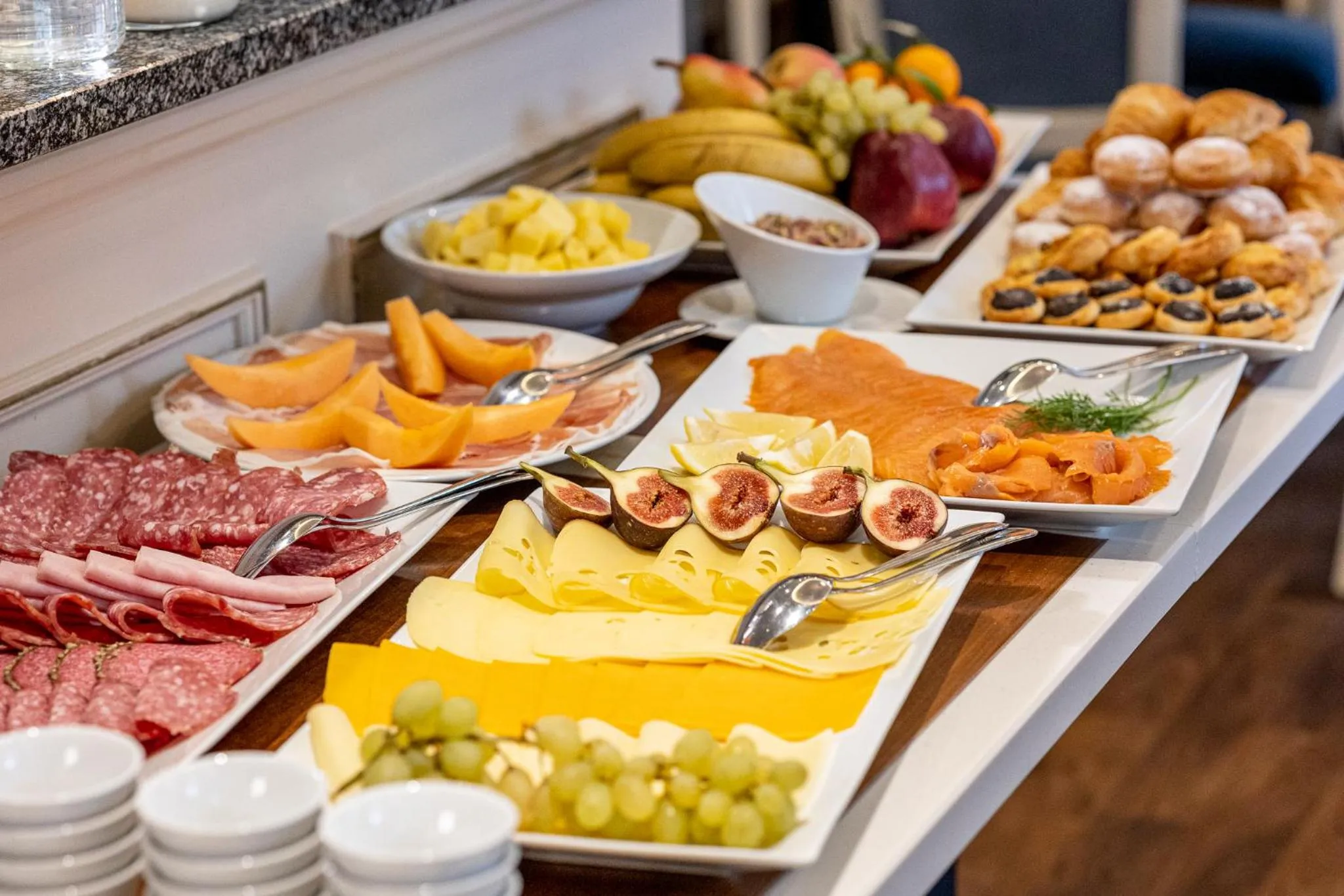 Breakfast in Villa Basileia Riverside