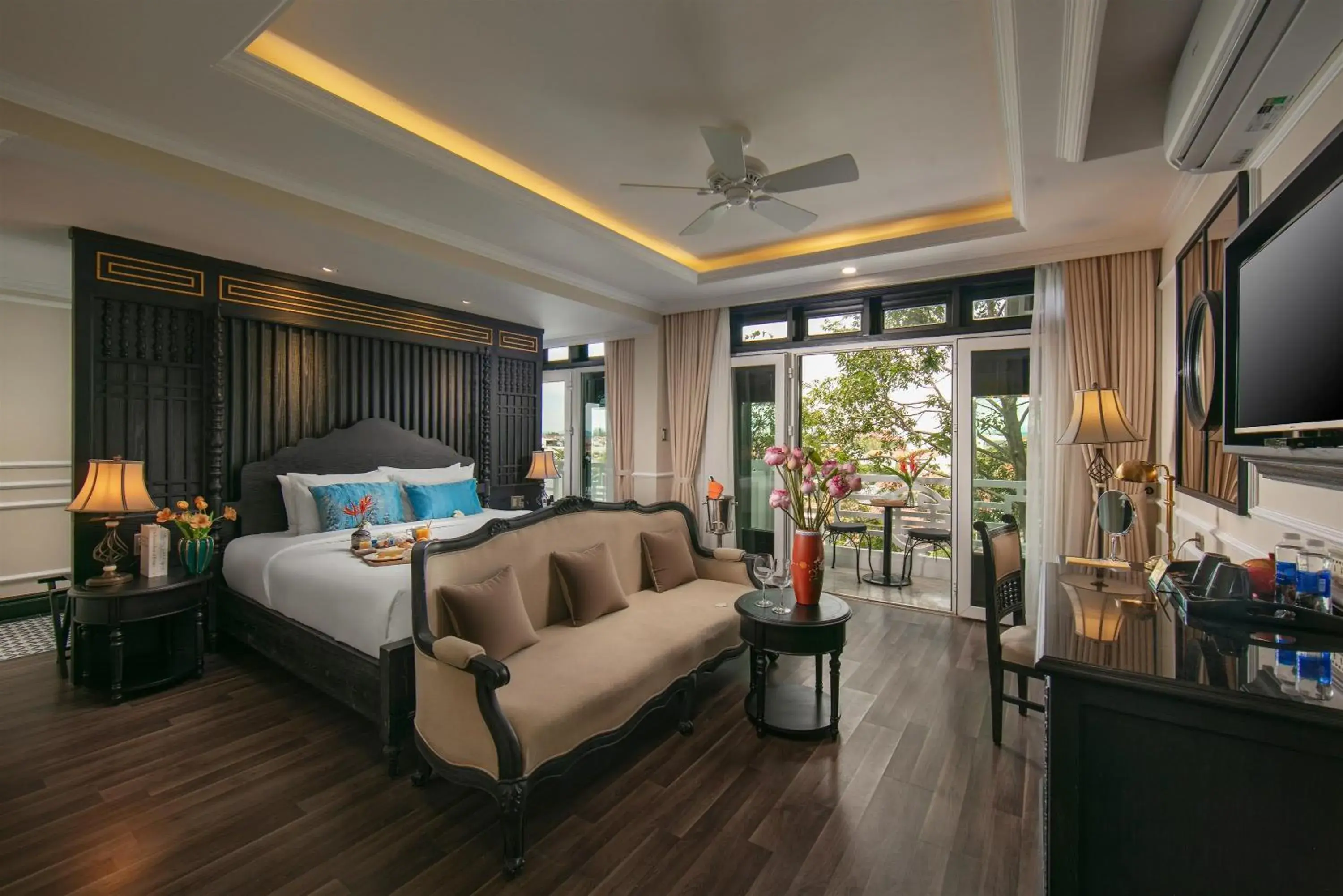 Bed in Hoi An Golden Holiday Hotel & Spa Bed in Hoi An Golden Holiday Hotel & Spa
