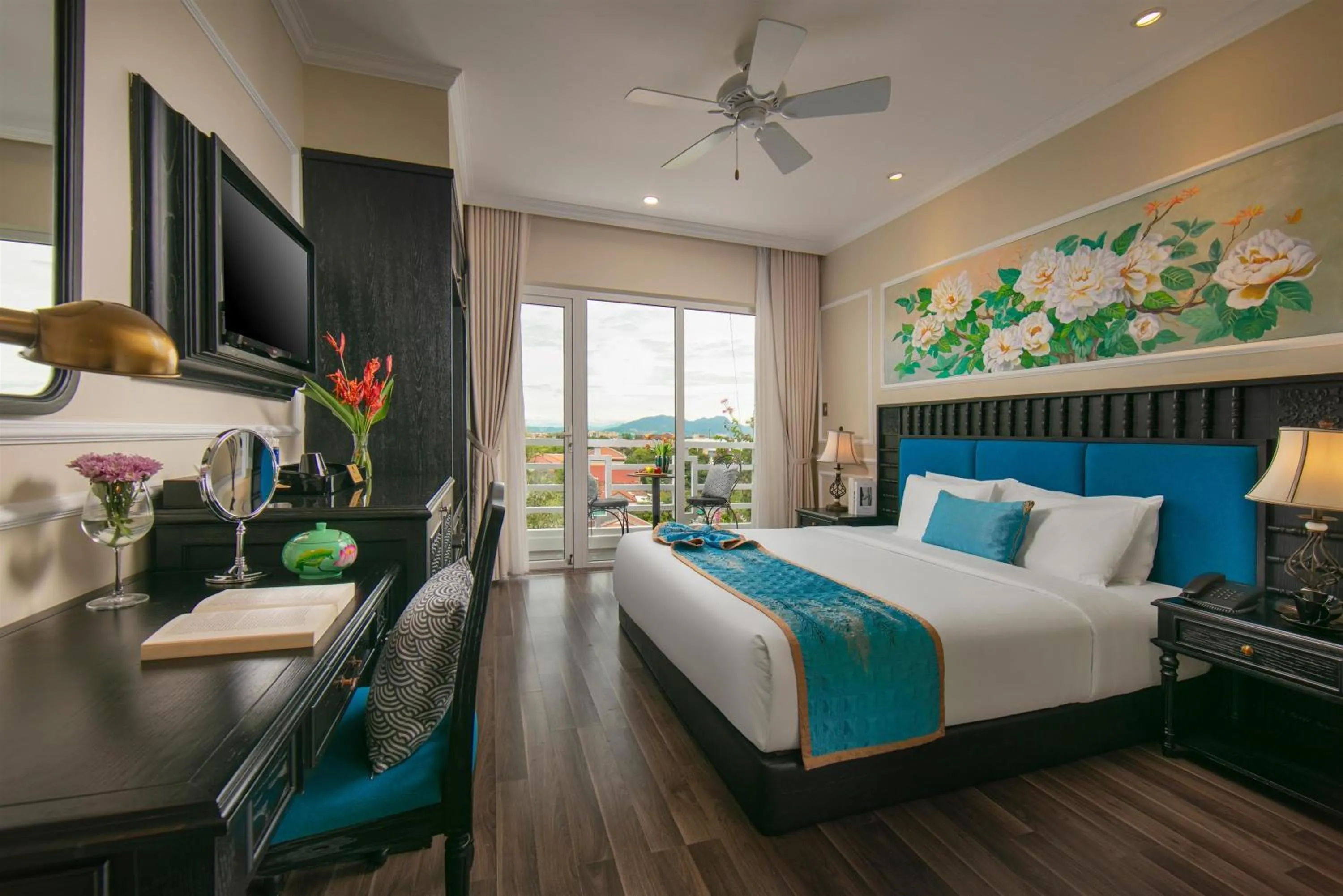 Bed in Hoi An Golden Holiday Hotel & Spa