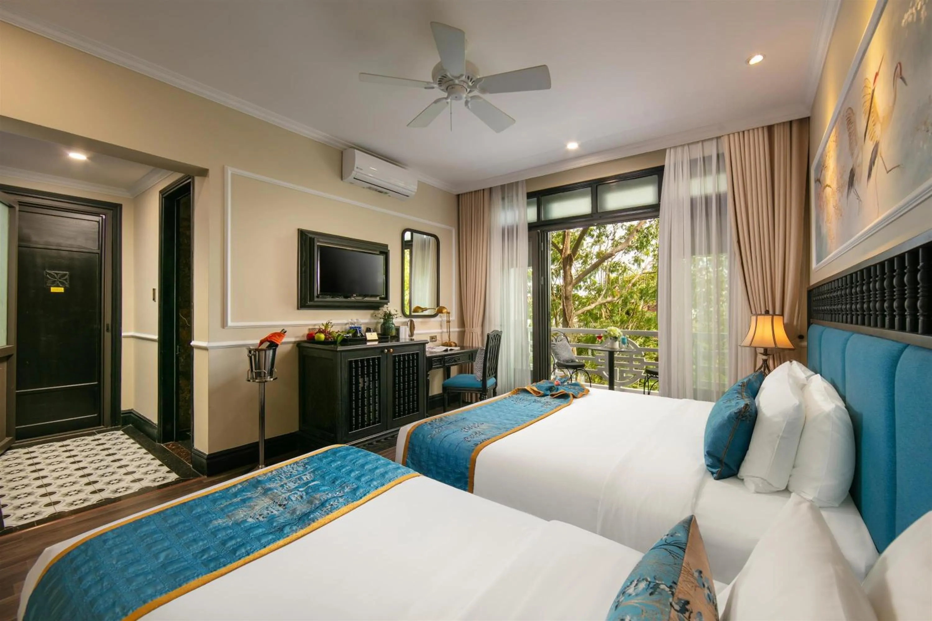 Bed in Hoi An Golden Holiday Hotel & Spa