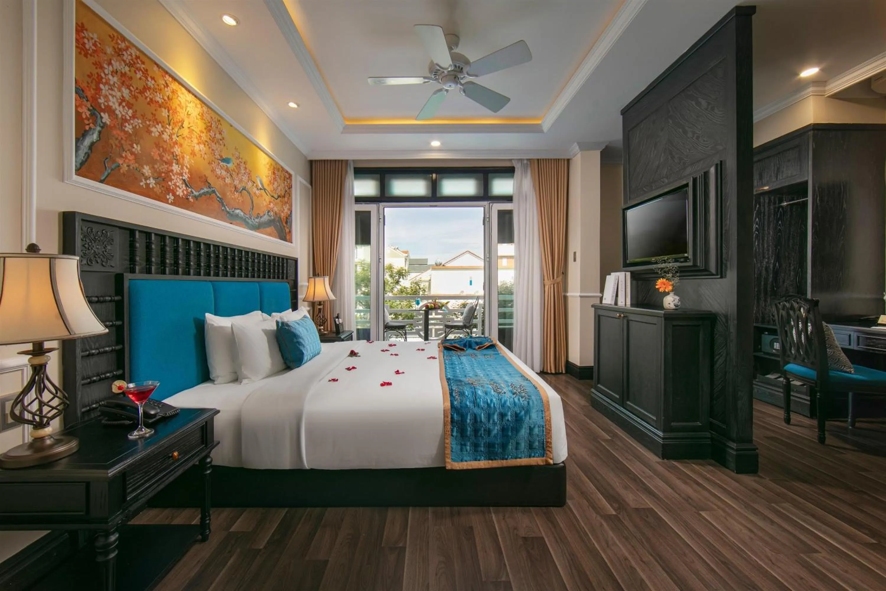 Bed in Hoi An Golden Holiday Hotel & Spa