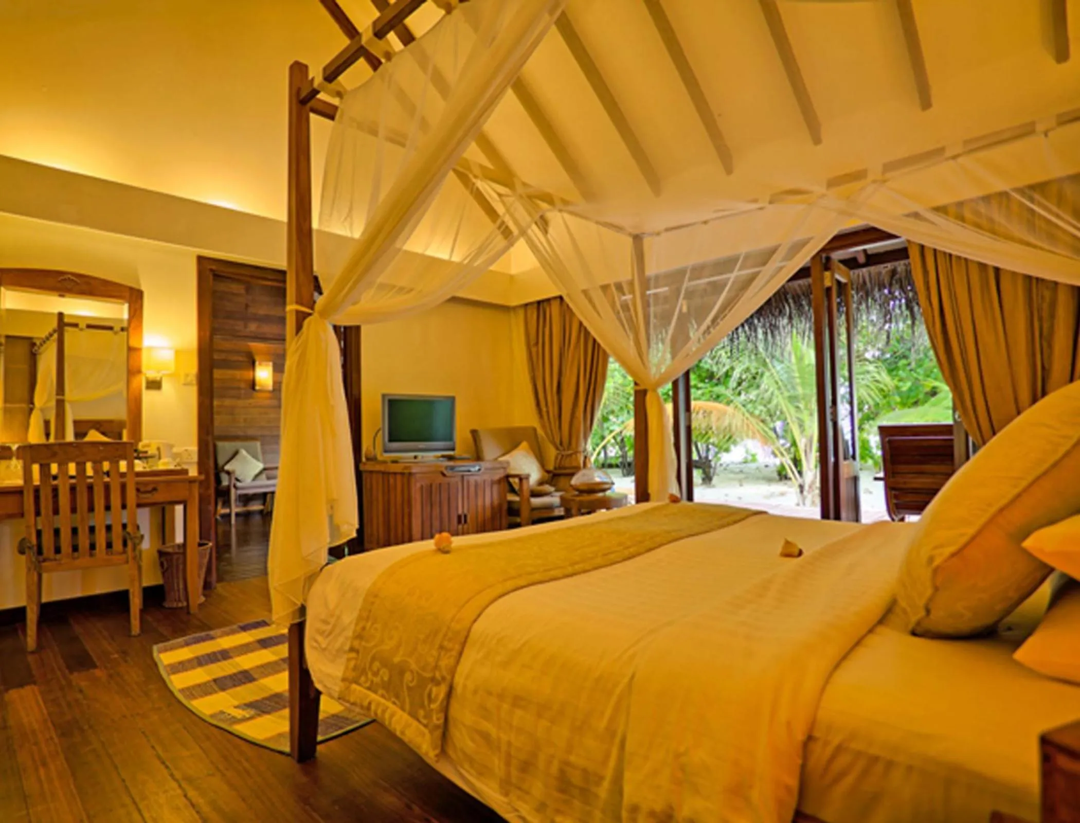 Bedroom, Bed in Medhufushi Island Resort