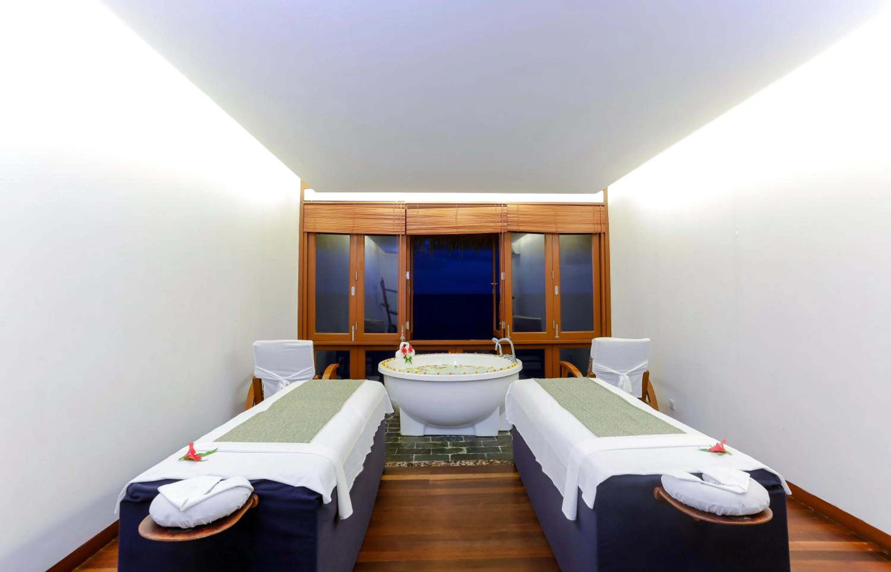 Spa and wellness centre/facilities, Bed in Medhufushi Island Resort